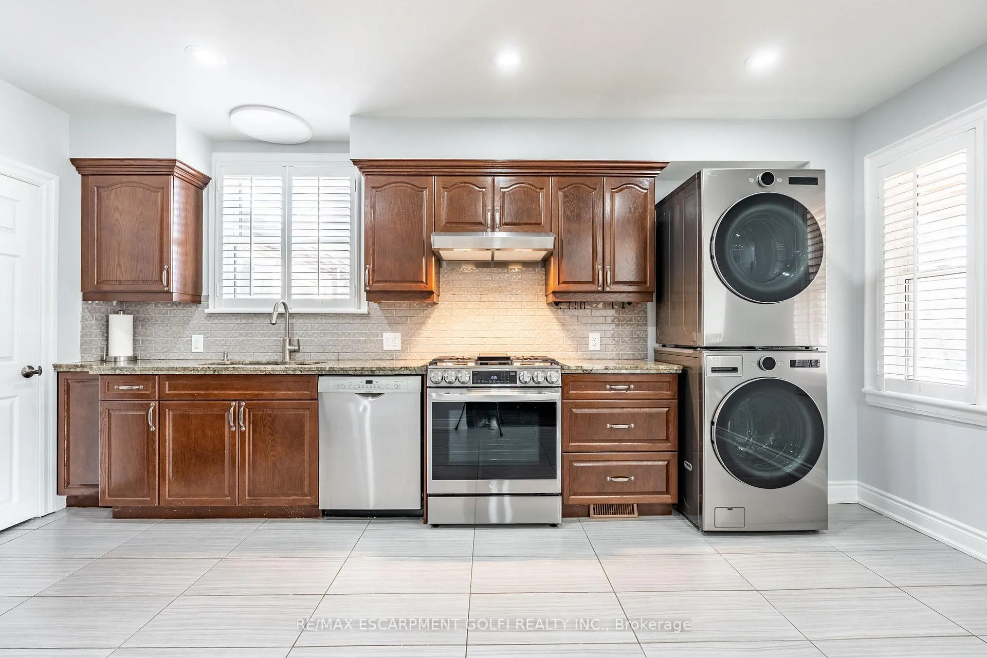 Photo 12 of 119 King Street E, Hamilton, Stoney Creek — HOMEH