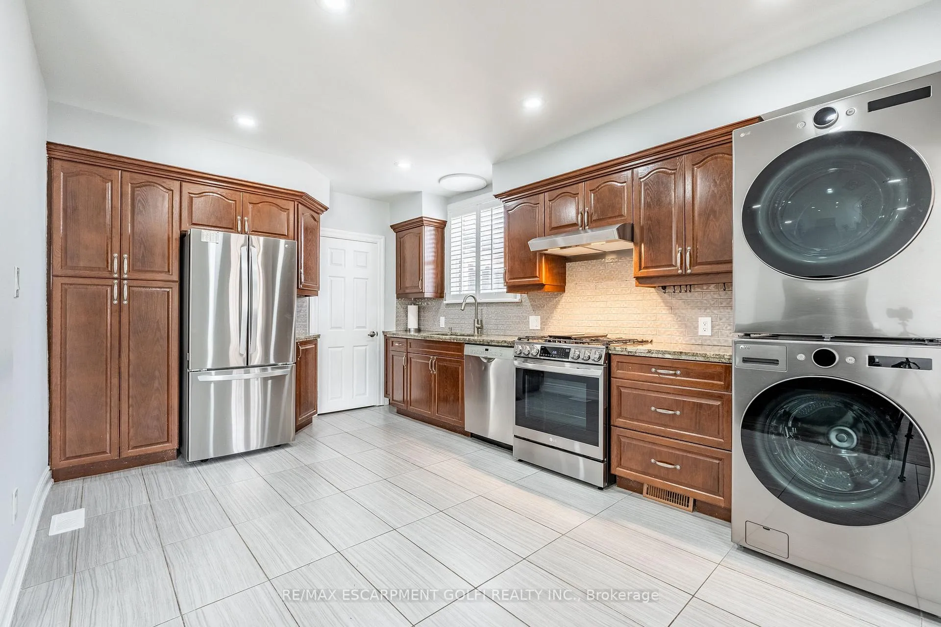 Photo 13 of 119 King Street E, Hamilton, Stoney Creek — HOMEH