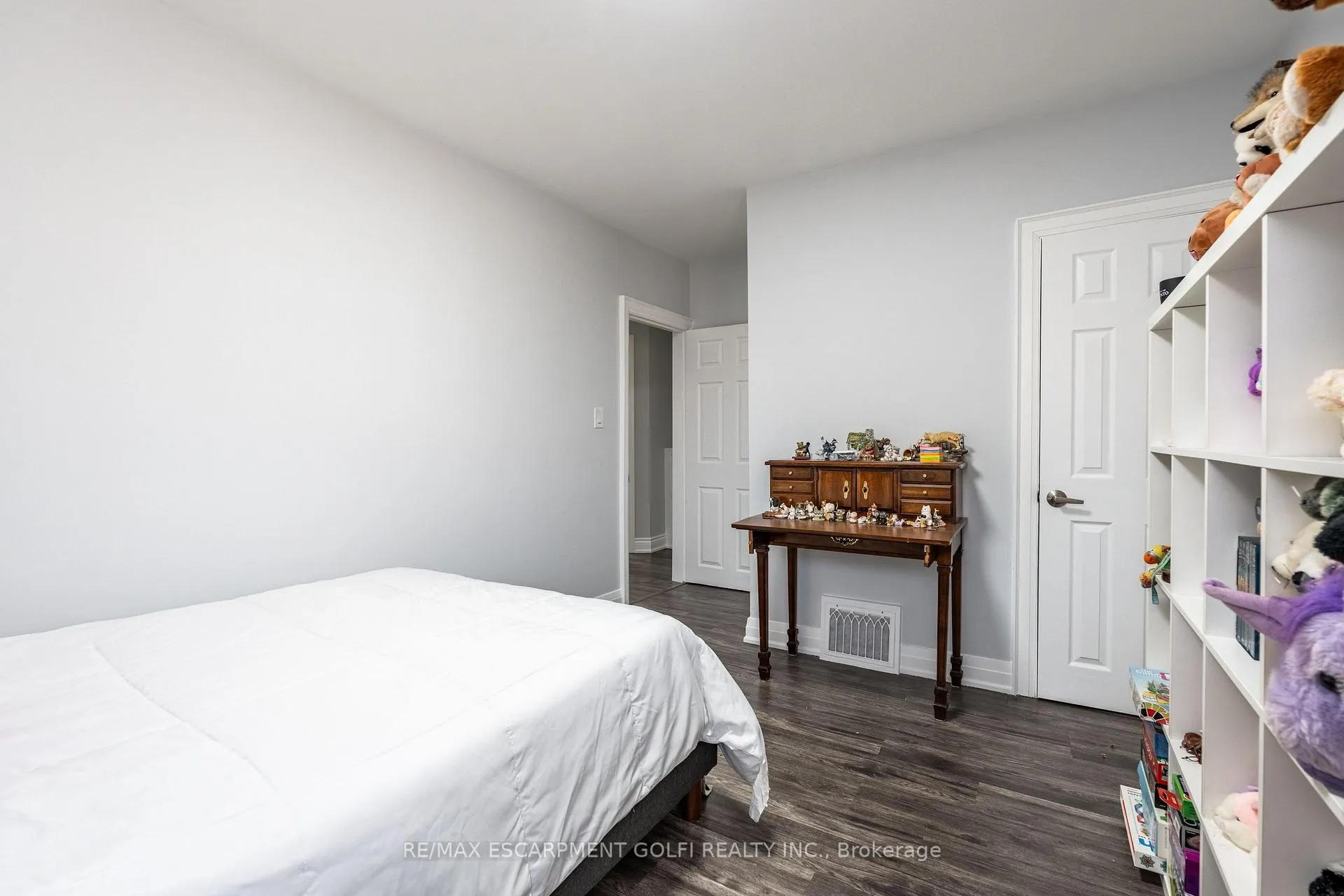 Photo 16 of 119 King Street E, Hamilton, Stoney Creek — HOMEH