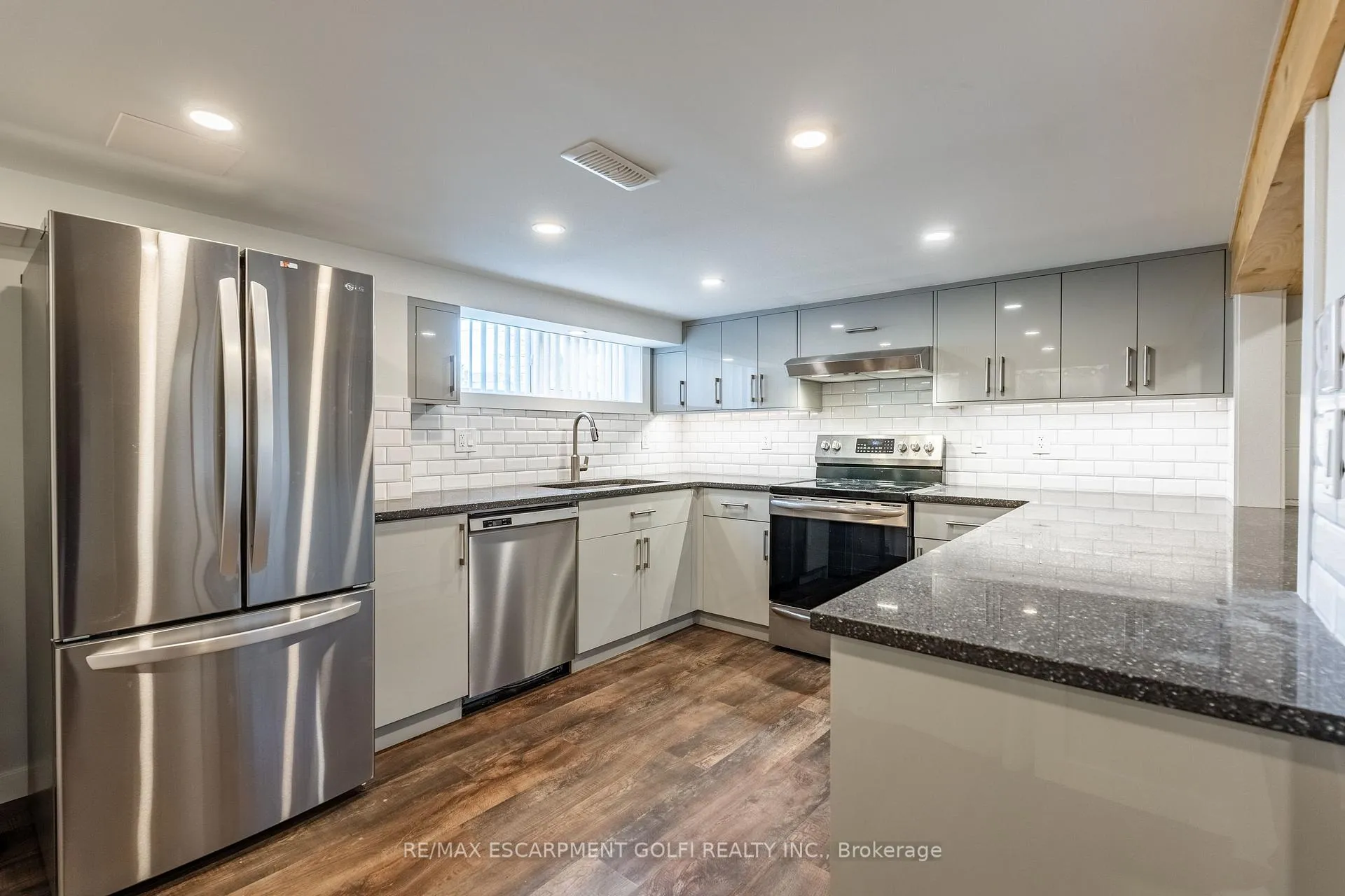 Photo 26 of 119 King Street E, Hamilton, Stoney Creek — HOMEH