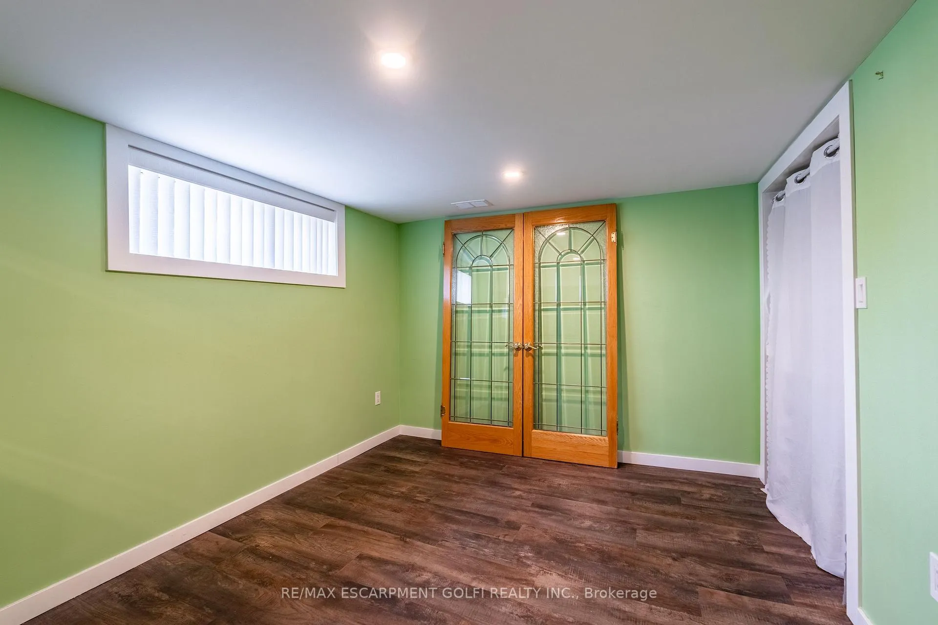 Photo 33 of 119 King Street E, Hamilton, Stoney Creek — HOMEH