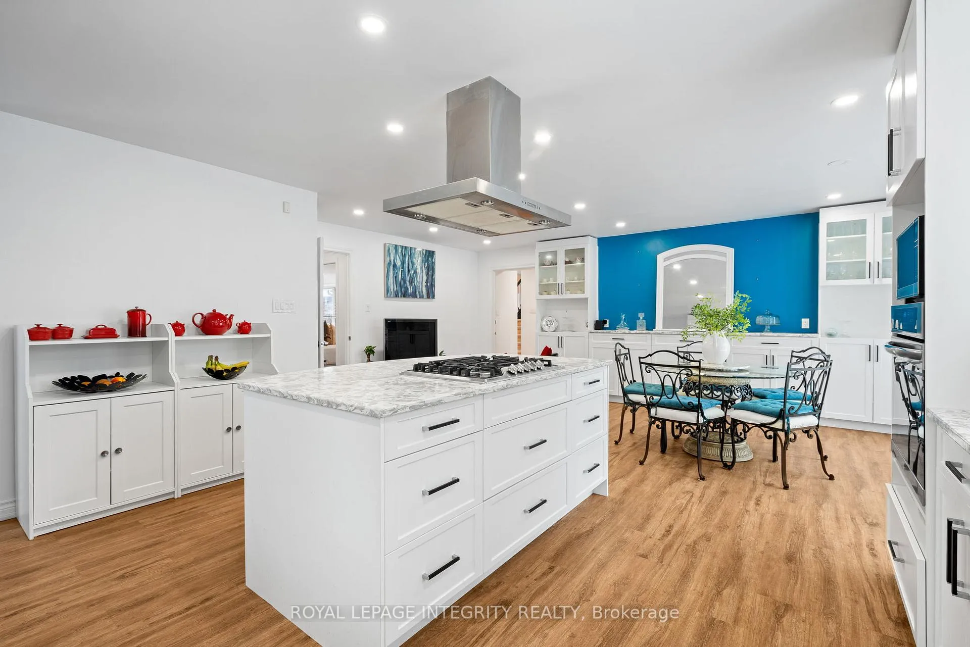Photo 10 of 16 St Andrews Circle, Ottawa, Kanata - Glencairn/Hazeldean — HOMEH