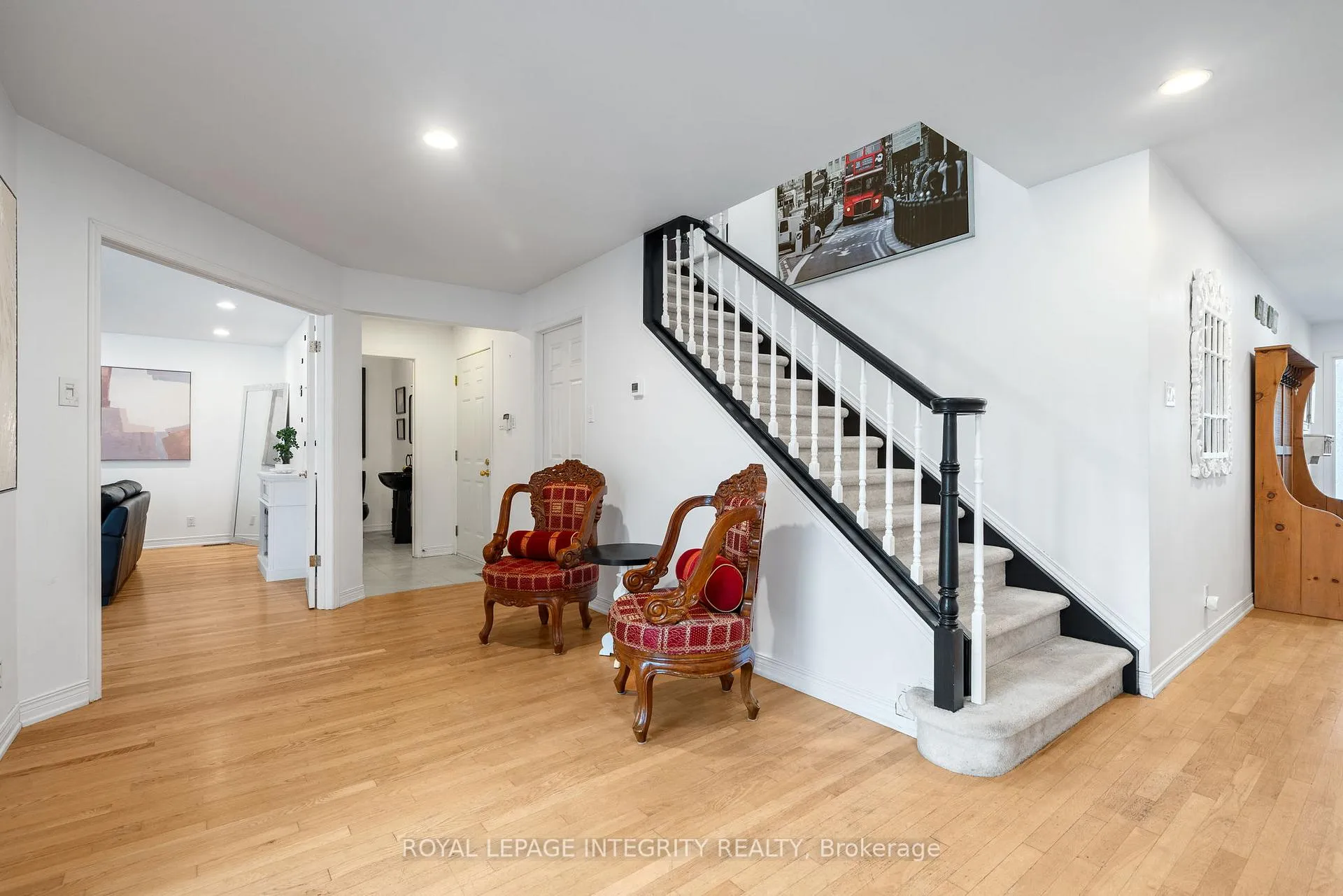 Photo 17 of 16 St Andrews Circle, Ottawa, Kanata - Glencairn/Hazeldean — HOMEH