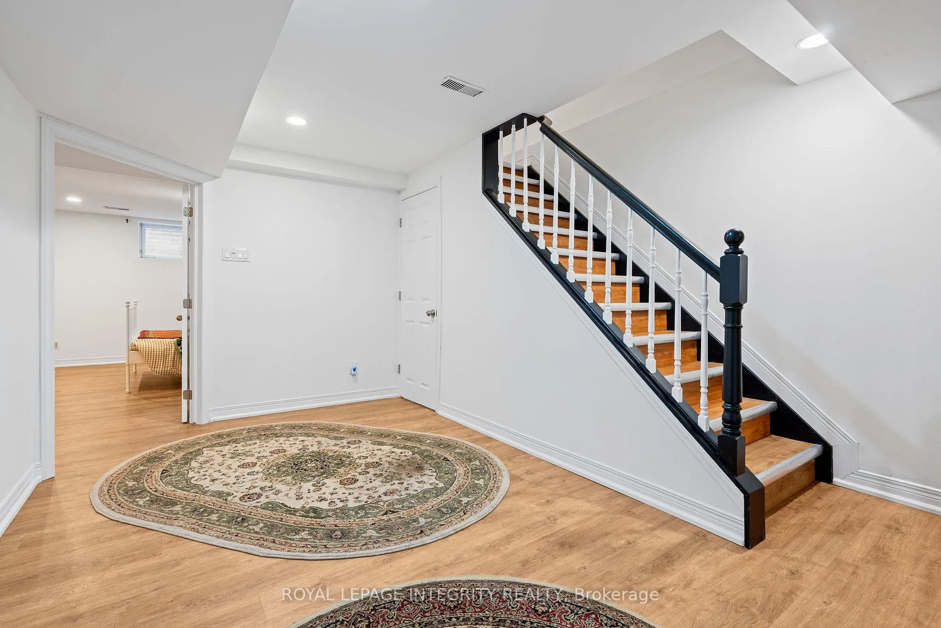Photo 33 of 16 St Andrews Circle, Ottawa, Kanata - Glencairn/Hazeldean — HOMEH