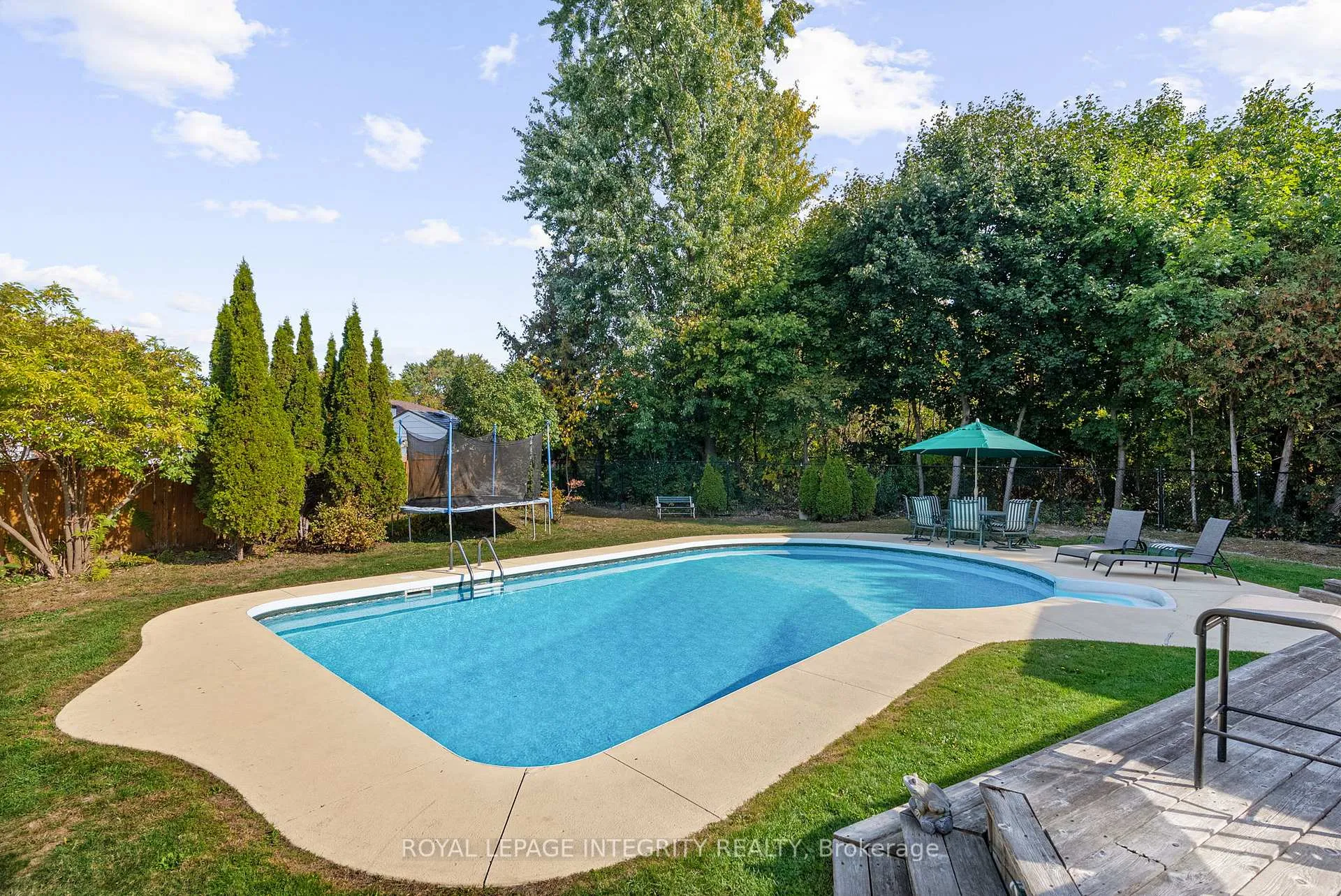 Photo 40 of 16 St Andrews Circle, Ottawa, Kanata - Glencairn/Hazeldean — HOMEH