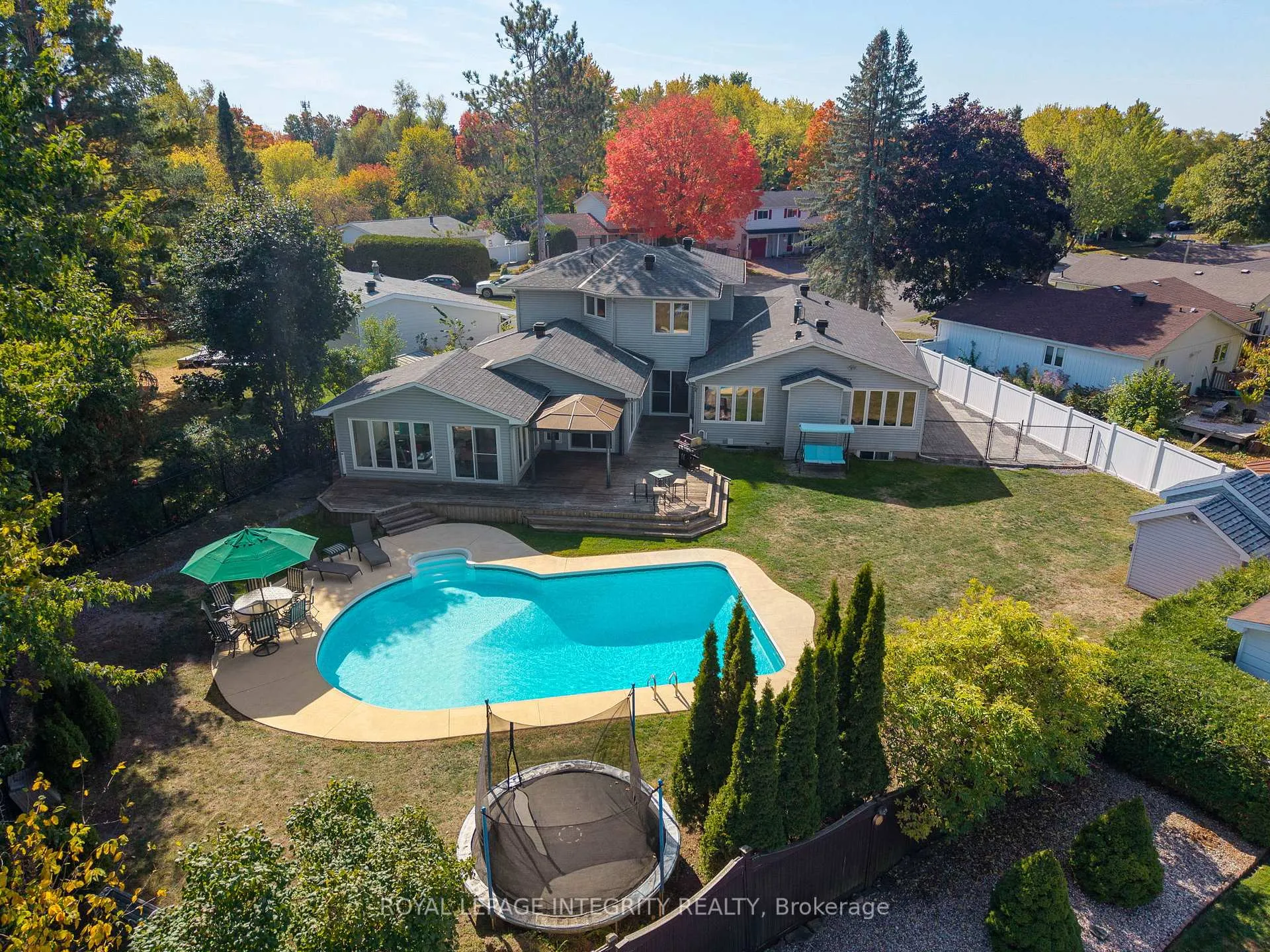 Photo 41 of 16 St Andrews Circle, Ottawa, Kanata - Glencairn/Hazeldean — HOMEH