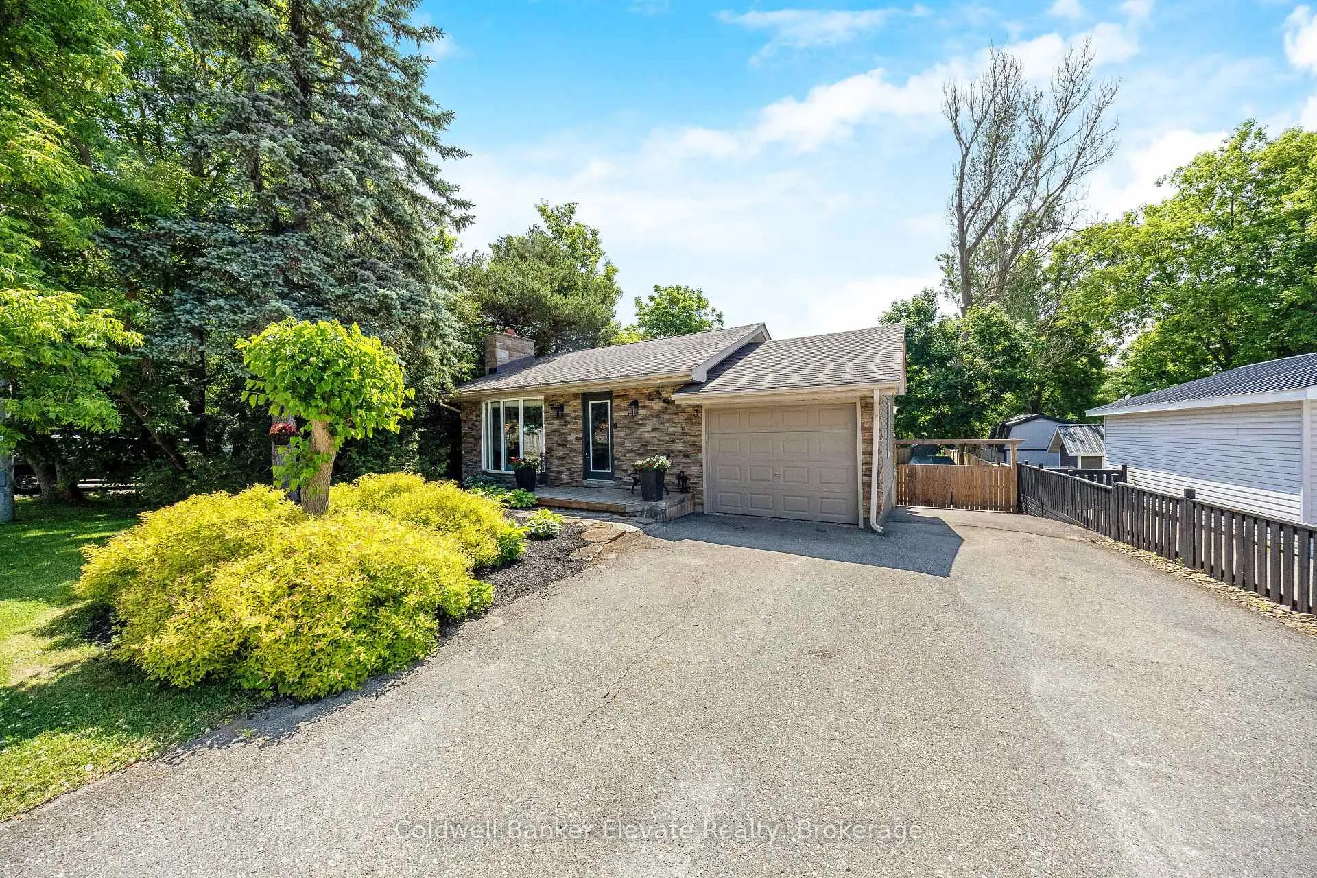 Photo 4 of 3 Lorne Street, Erin, Hillsburgh — HOMEH