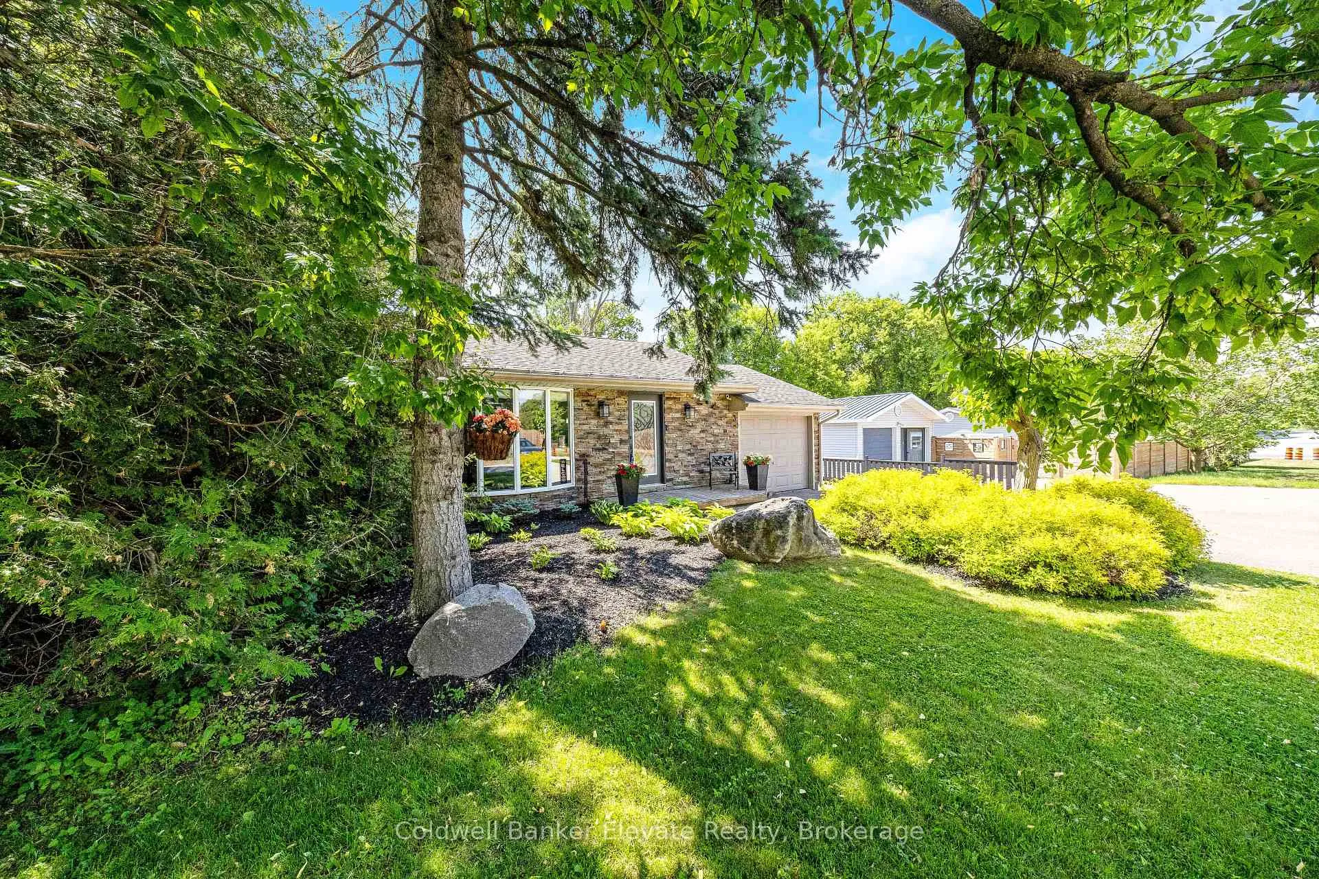 Photo 5 of 3 Lorne Street, Erin, Hillsburgh — HOMEH