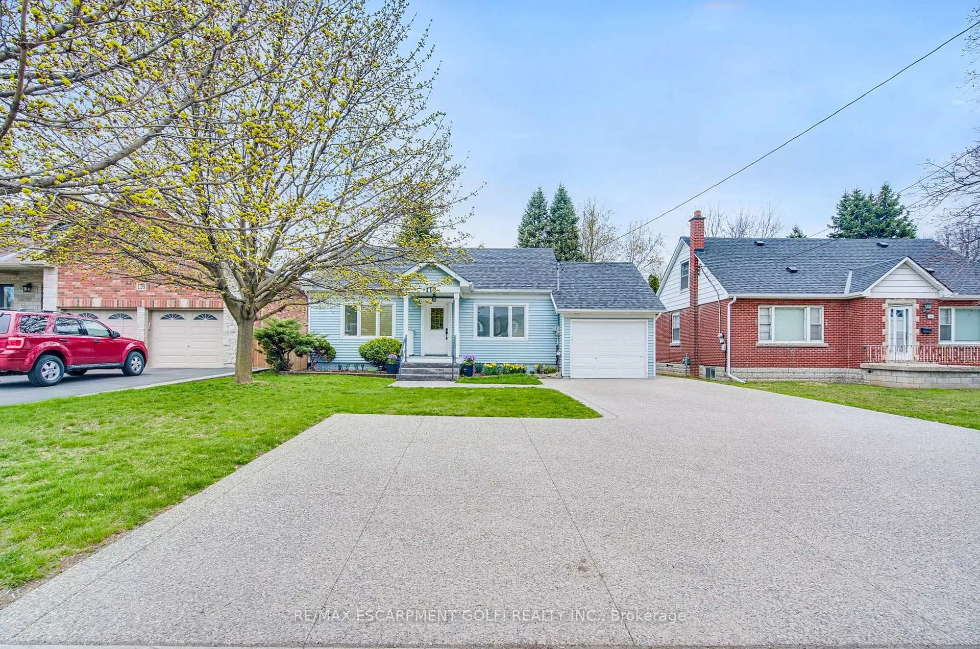 Photo 4 of 112 Rymal Road W, Hamilton, Sheldon — HOMEH