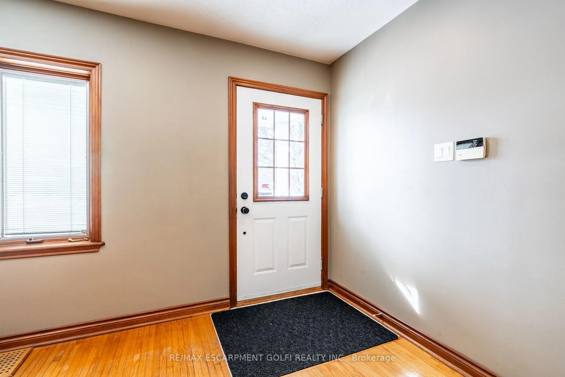 Photo 7 of 112 Rymal Road W, Hamilton, Sheldon — HOMEH