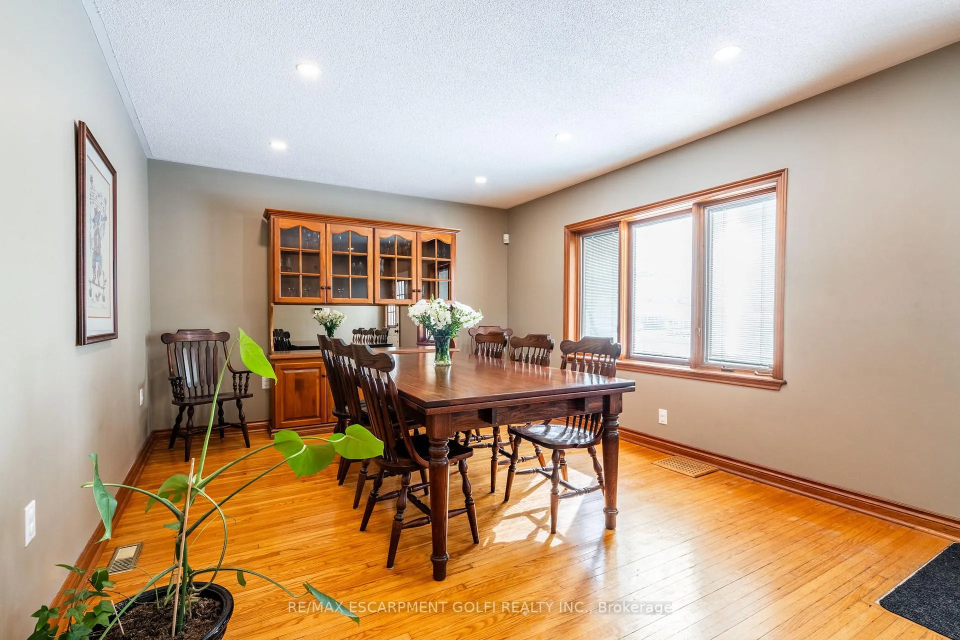 Photo 8 of 112 Rymal Road W, Hamilton, Sheldon — HOMEH