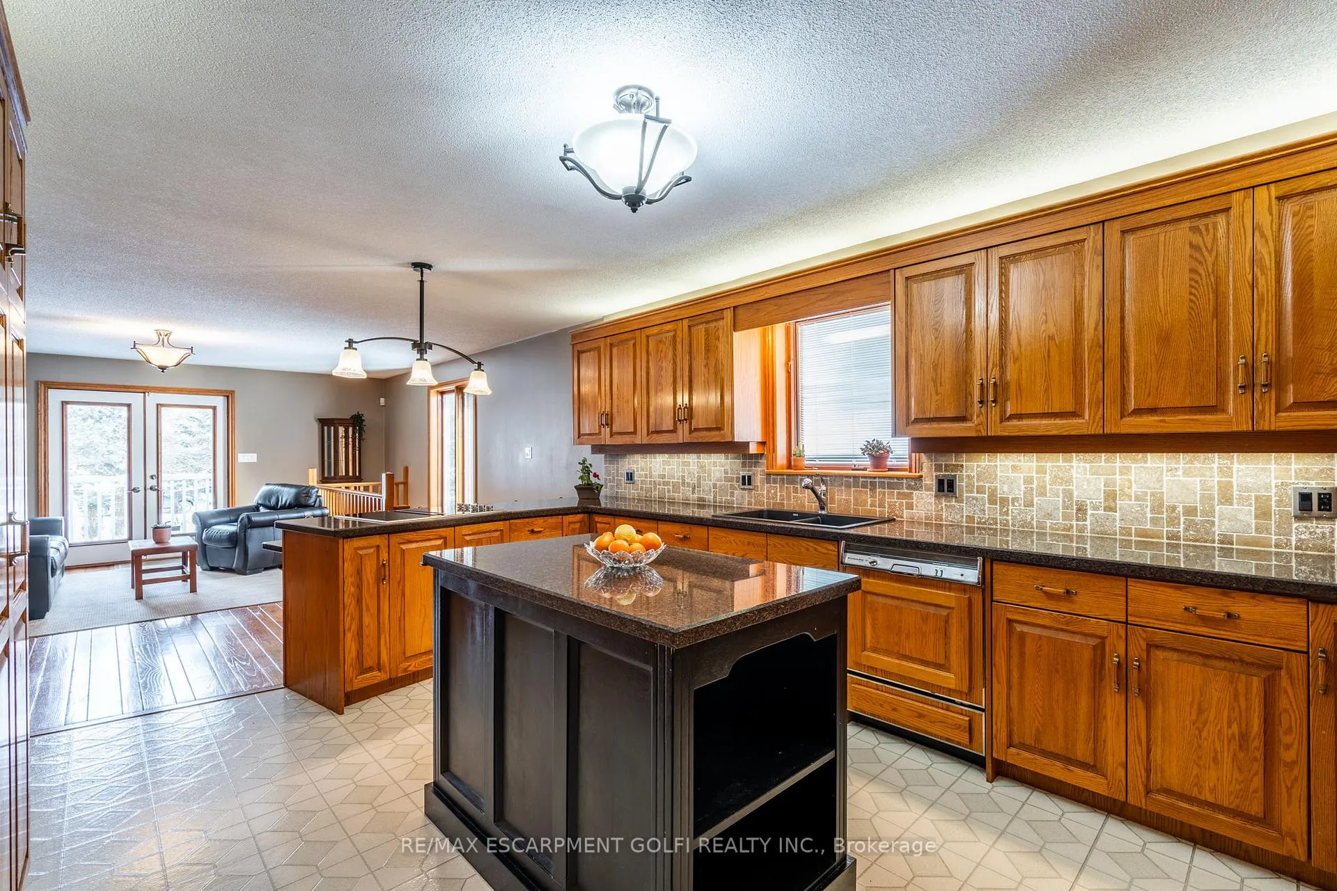 Photo 12 of 112 Rymal Road W, Hamilton, Sheldon — HOMEH