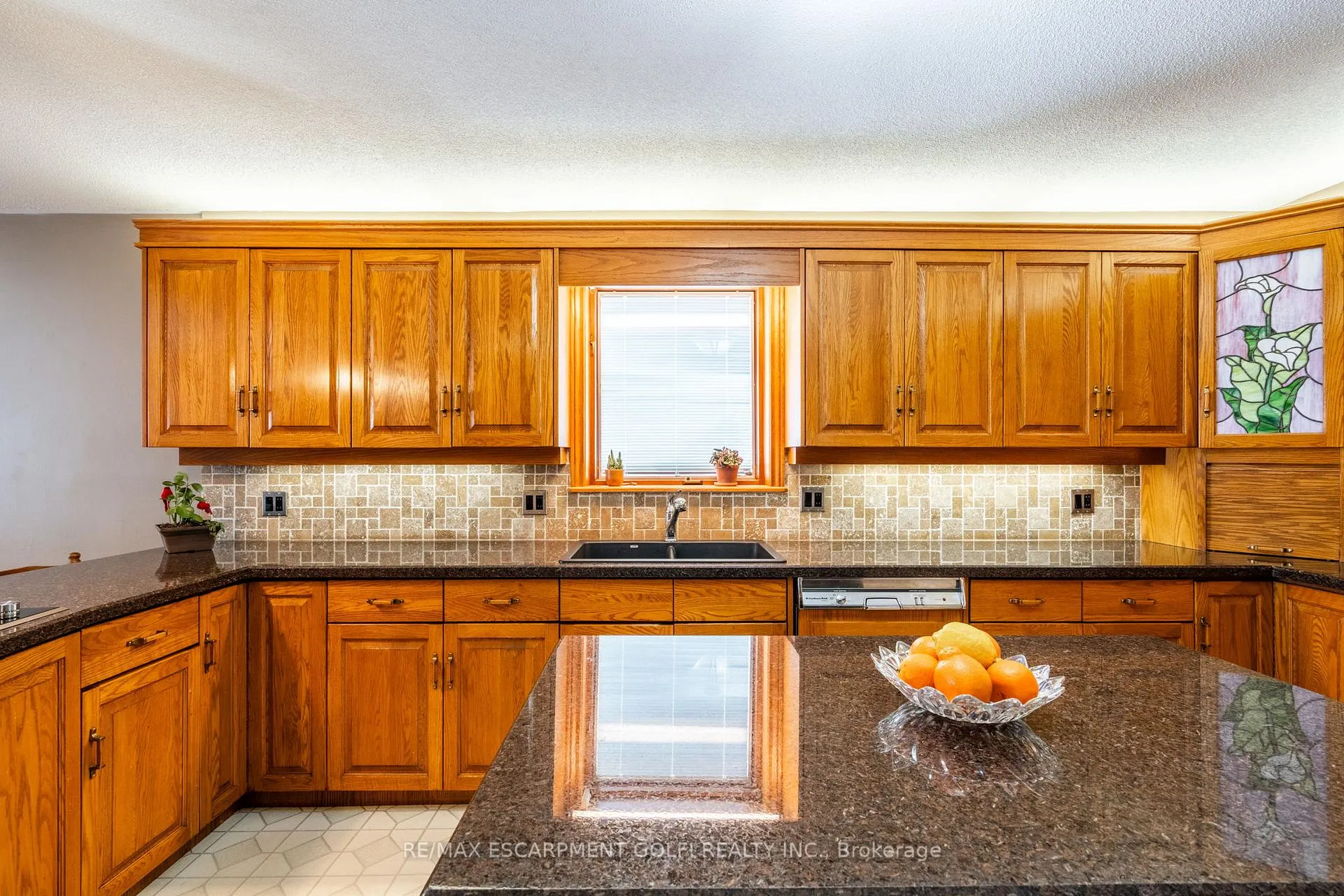 Photo 13 of 112 Rymal Road W, Hamilton, Sheldon — HOMEH