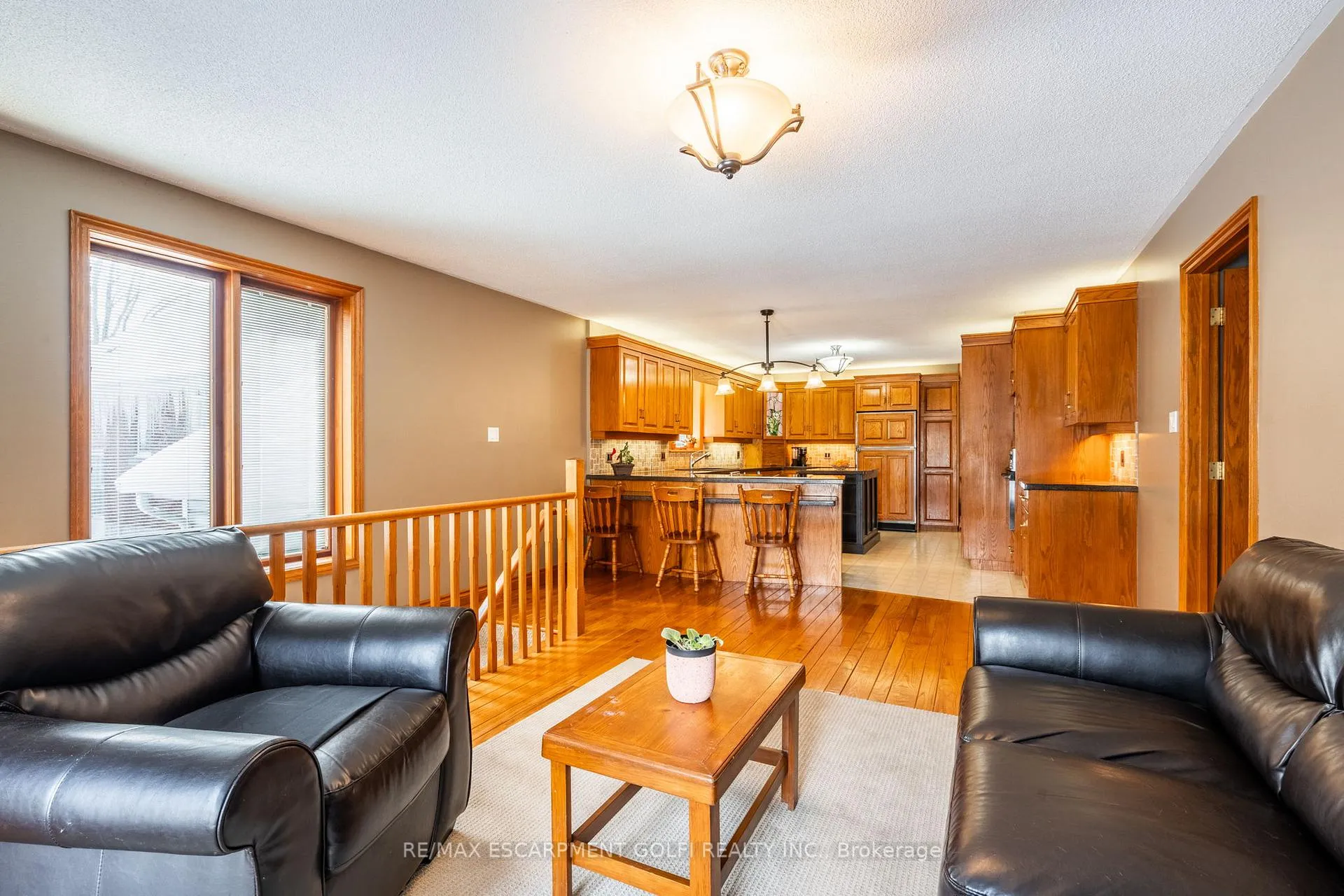 Photo 16 of 112 Rymal Road W, Hamilton, Sheldon — HOMEH