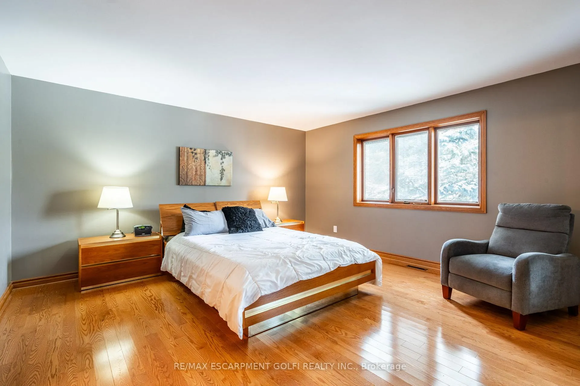 Photo 18 of 112 Rymal Road W, Hamilton, Sheldon — HOMEH