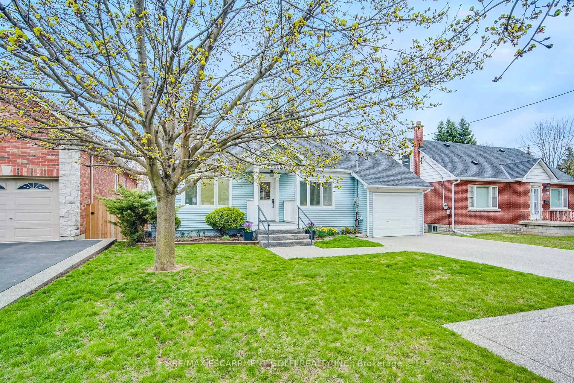 Photo 36 of 112 Rymal Road W, Hamilton, Sheldon — HOMEH