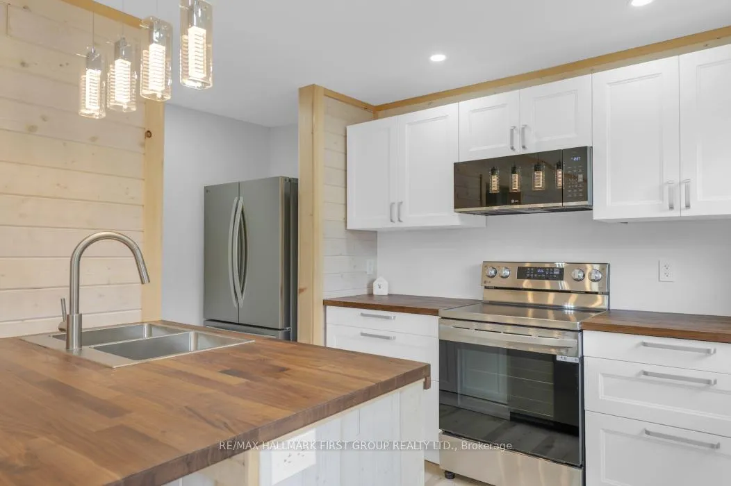Photo 16 of 94 Tweedsmuir Crescent, Tweed — HOMEH