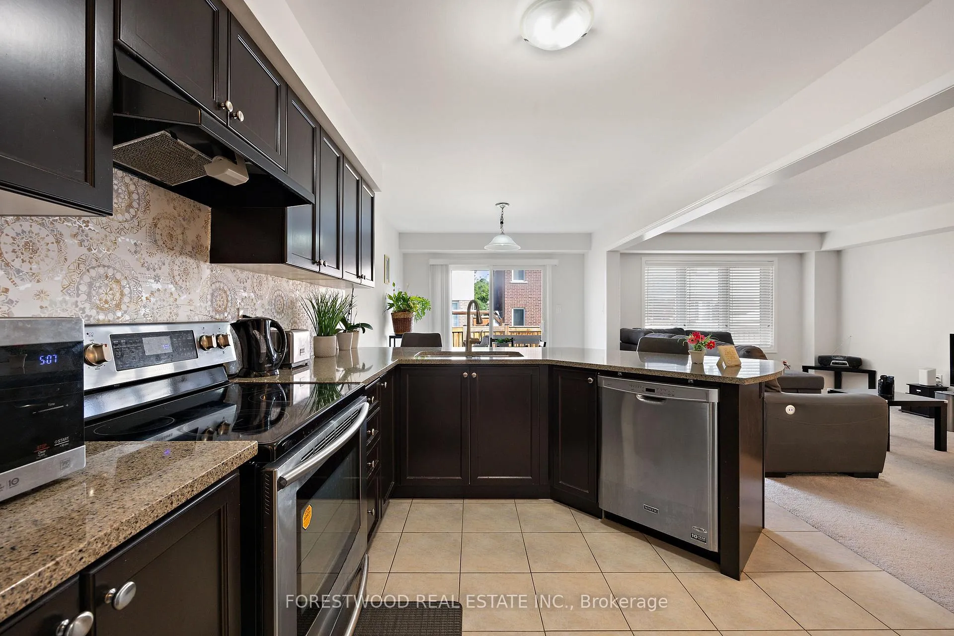 Photo 7 of 93 Enford Crescent, Brampton, Northwest Brampton — HOMEH