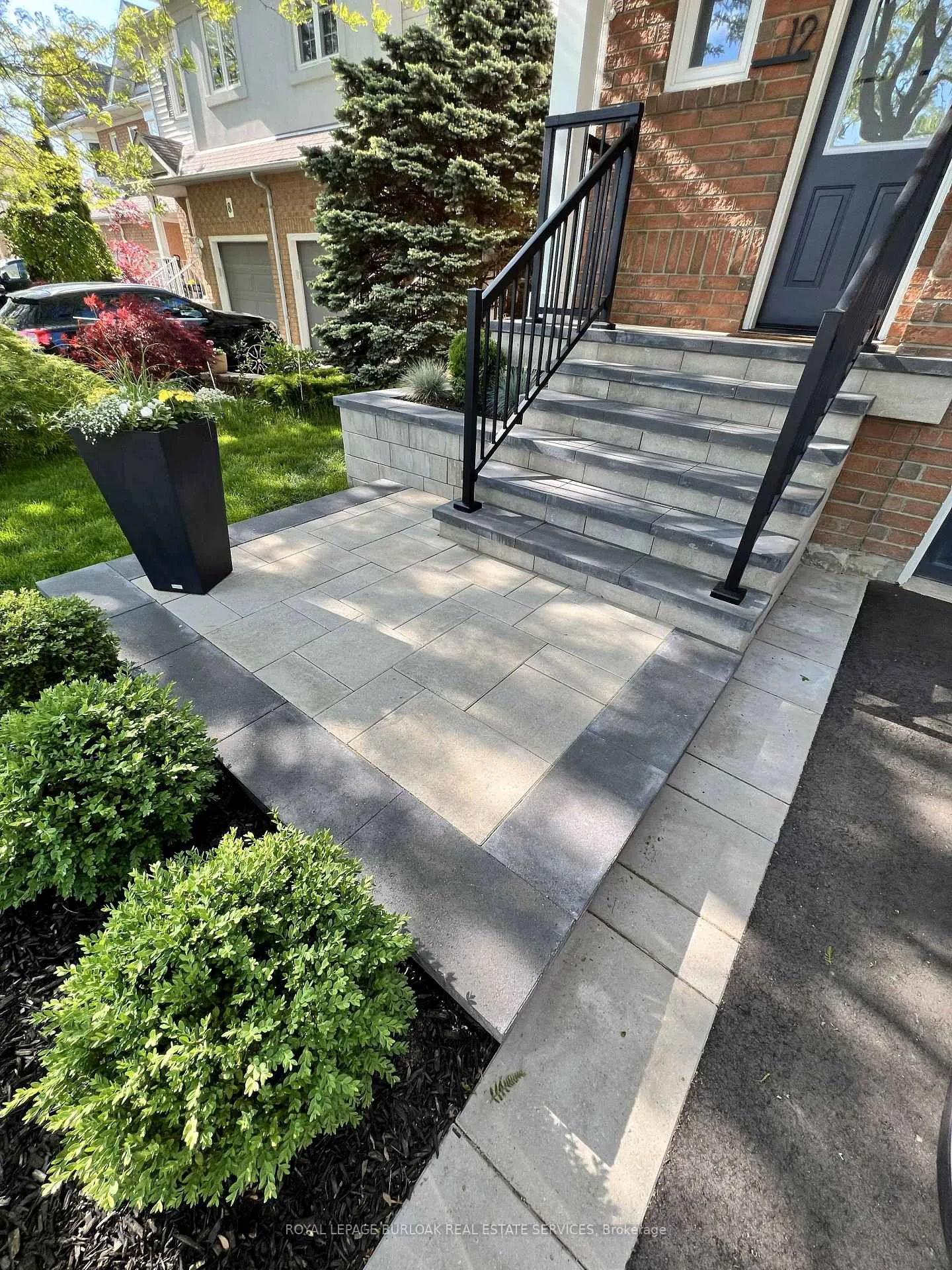 Photo 4 of 12 Thornlodge Drive, Hamilton, Waterdown — HOMEH