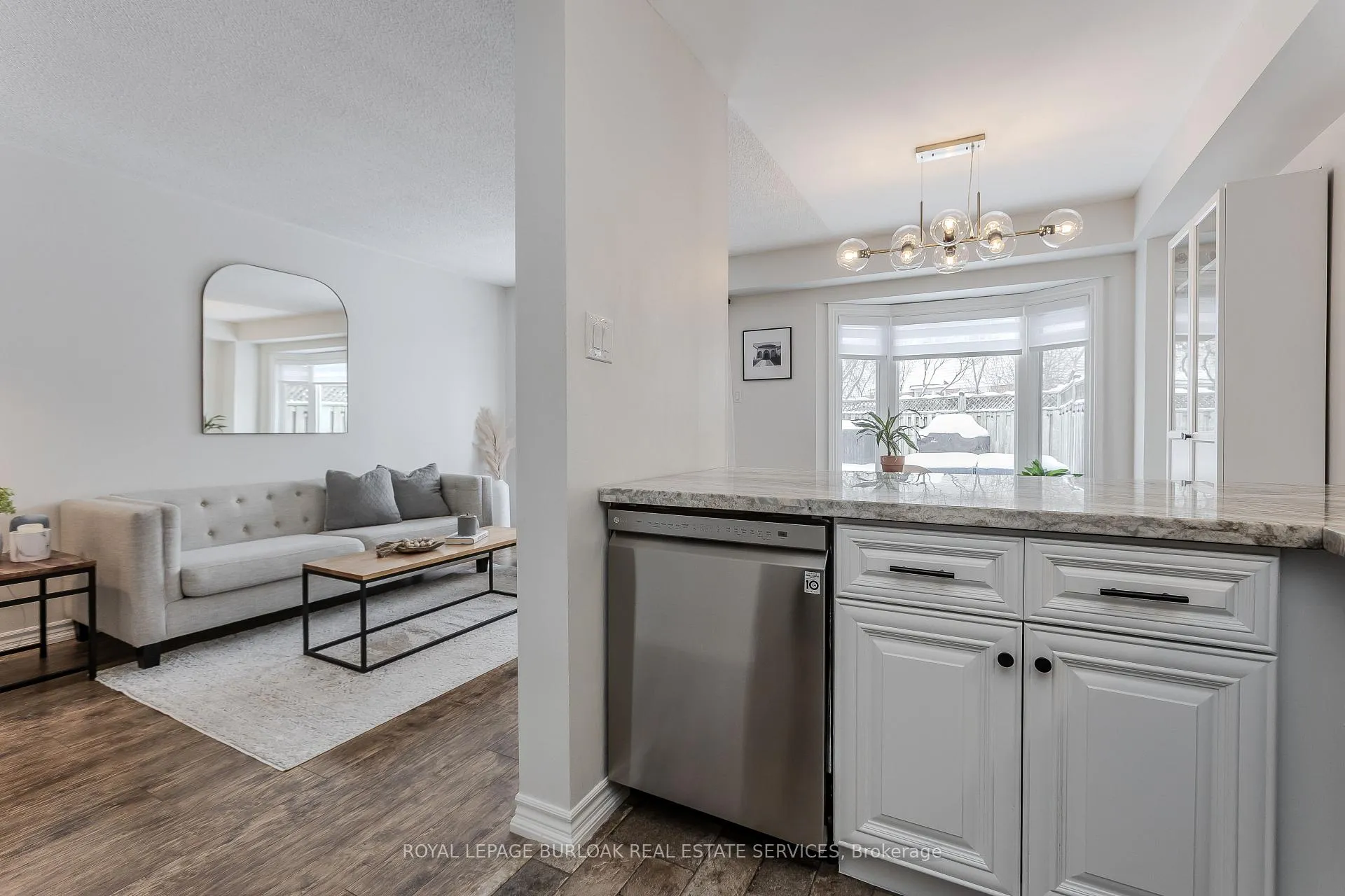 Photo 8 of 12 Thornlodge Drive, Hamilton, Waterdown — HOMEH