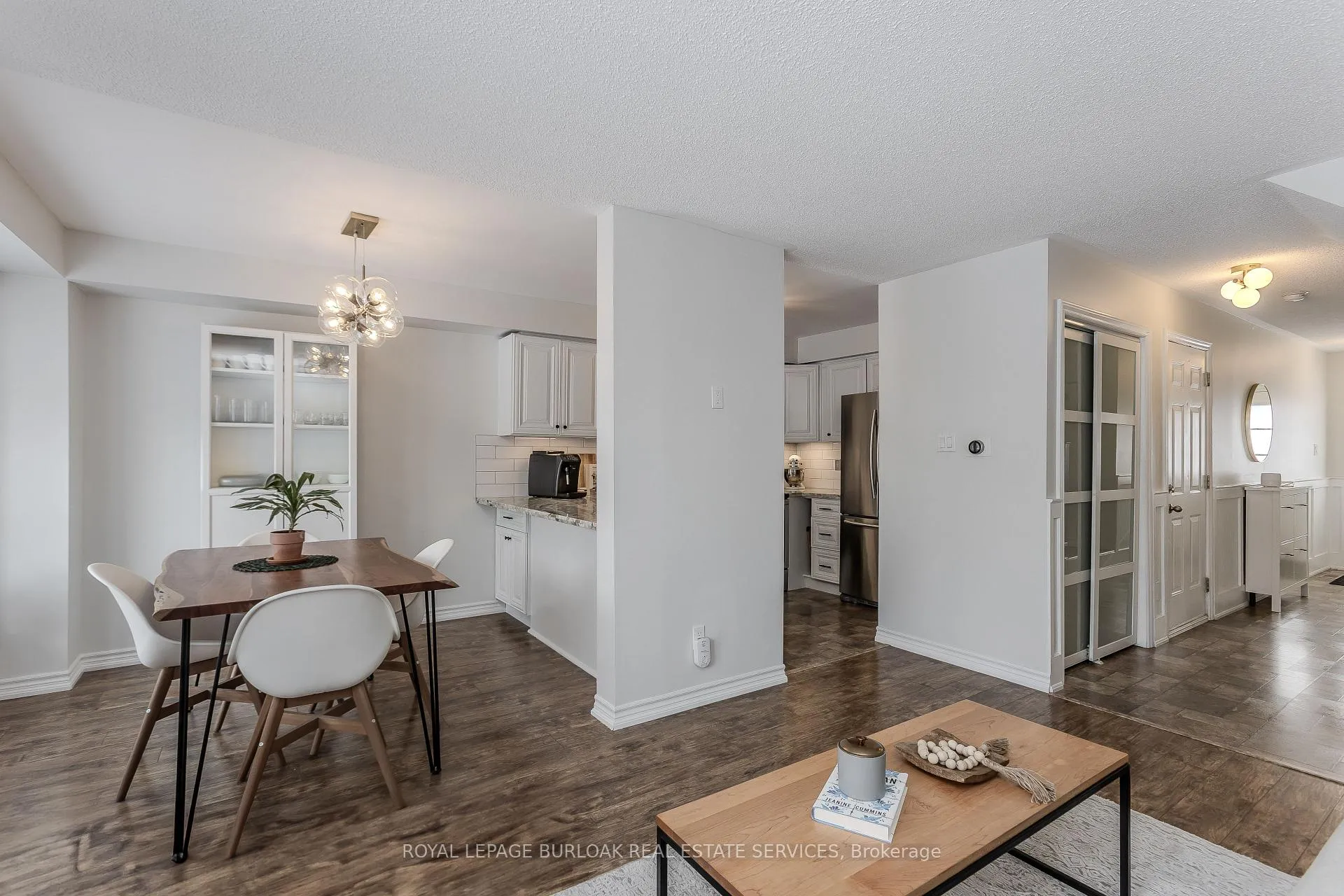 Photo 10 of 12 Thornlodge Drive, Hamilton, Waterdown — HOMEH