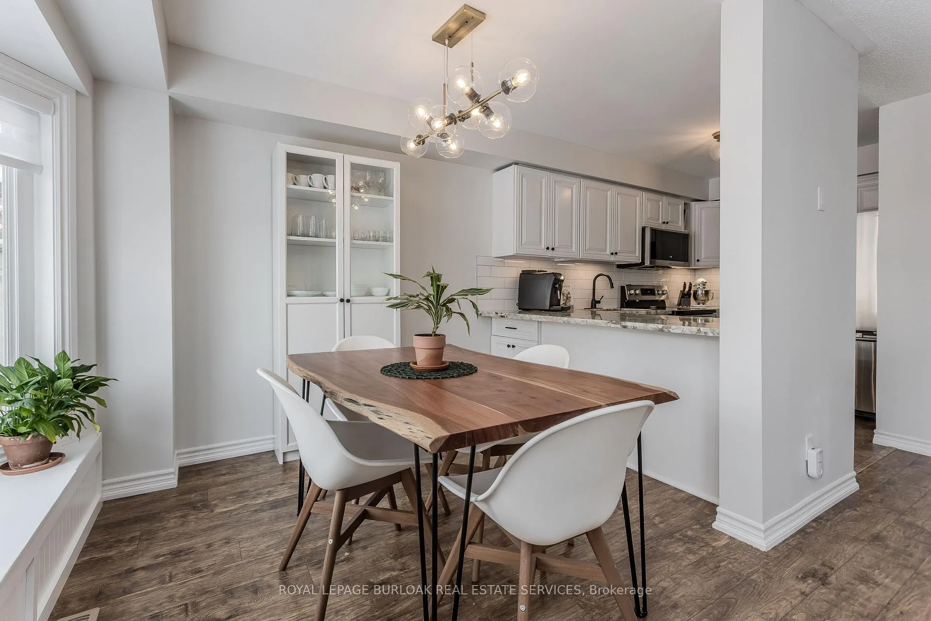 Photo 11 of 12 Thornlodge Drive, Hamilton, Waterdown — HOMEH