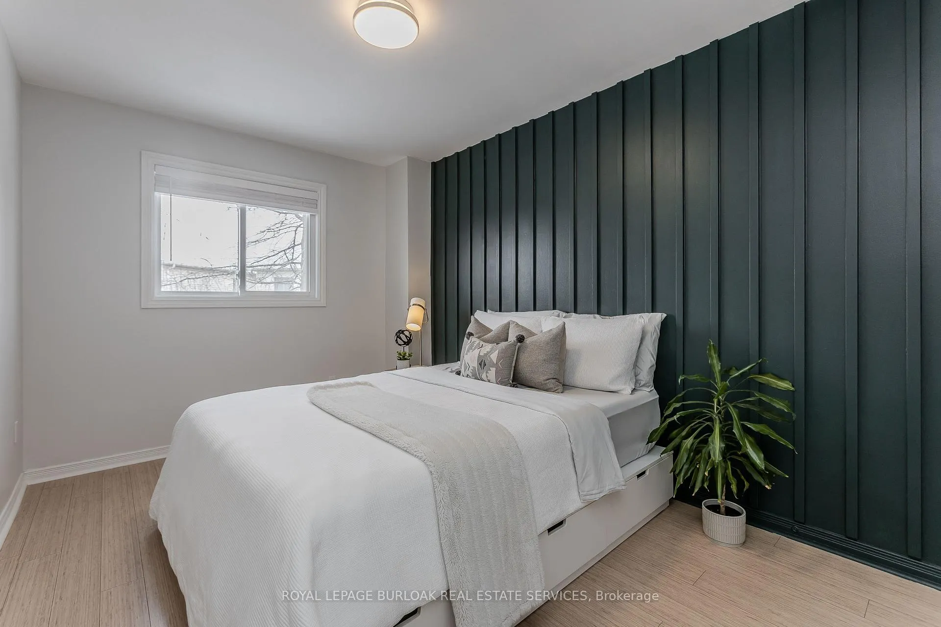 Photo 32 of 12 Thornlodge Drive, Hamilton, Waterdown — HOMEH