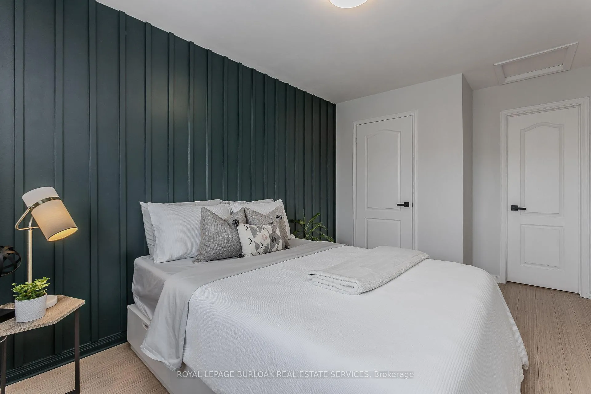 Photo 33 of 12 Thornlodge Drive, Hamilton, Waterdown — HOMEH
