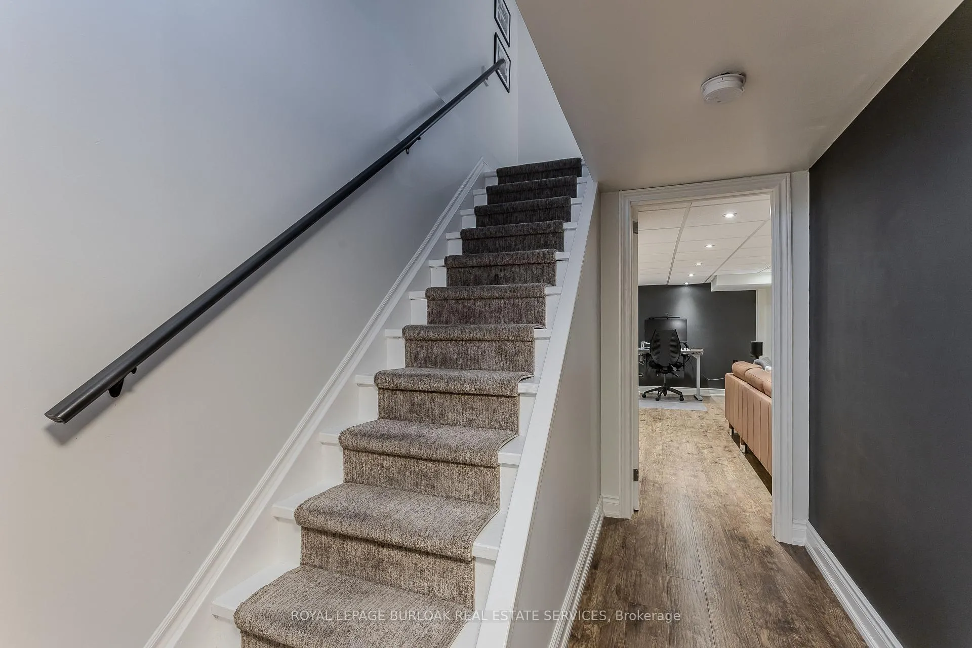 Photo 36 of 12 Thornlodge Drive, Hamilton, Waterdown — HOMEH