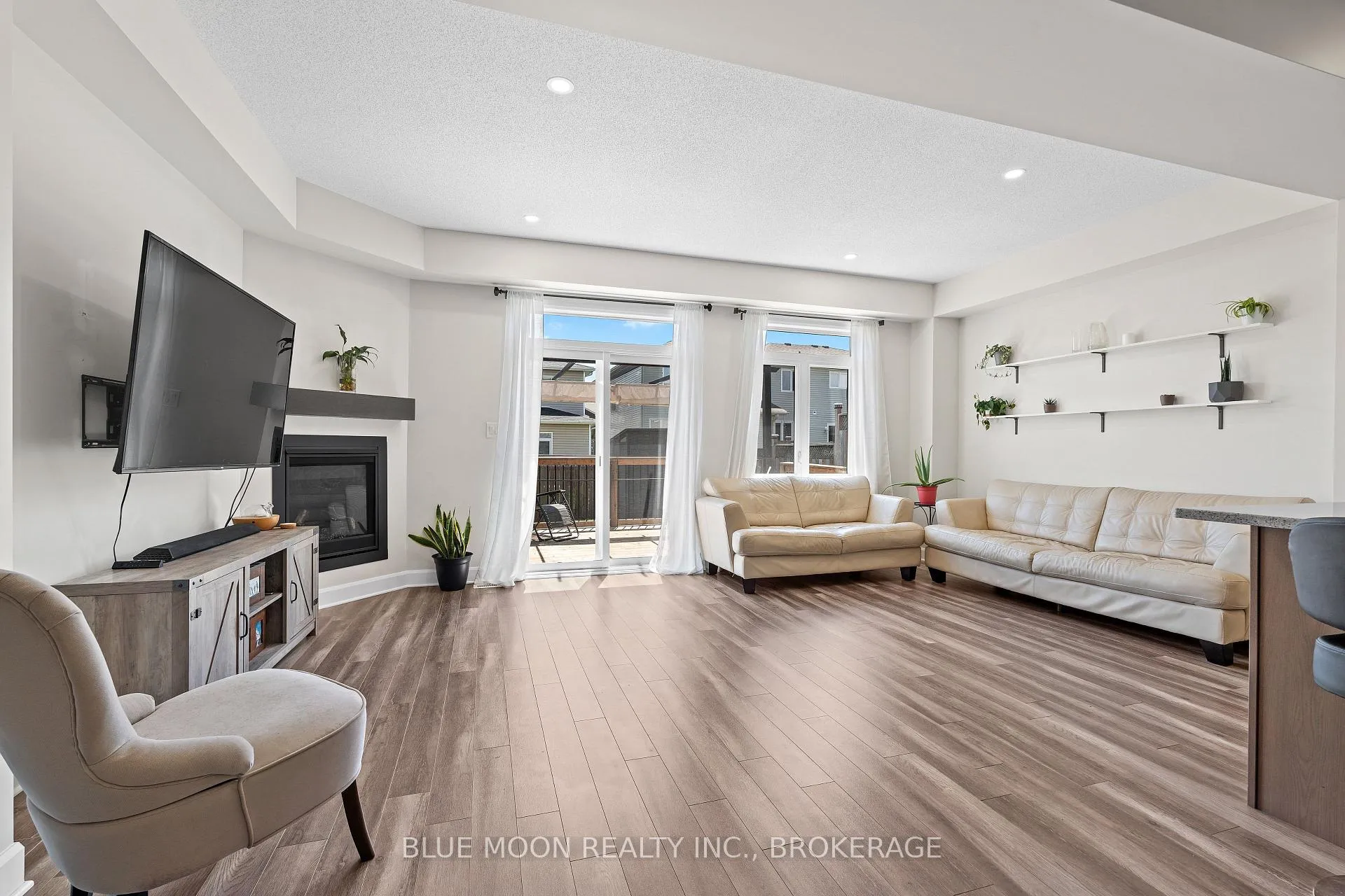 Photo 11 of 1555 Davenport Crescent, Kingston, City Northwest — HOMEH