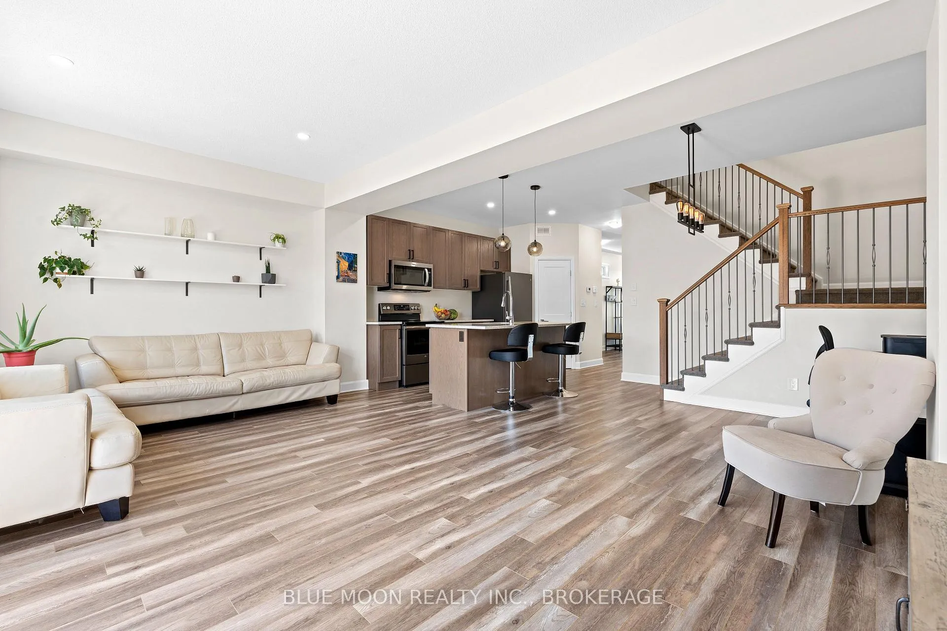 Photo 13 of 1555 Davenport Crescent, Kingston, City Northwest — HOMEH