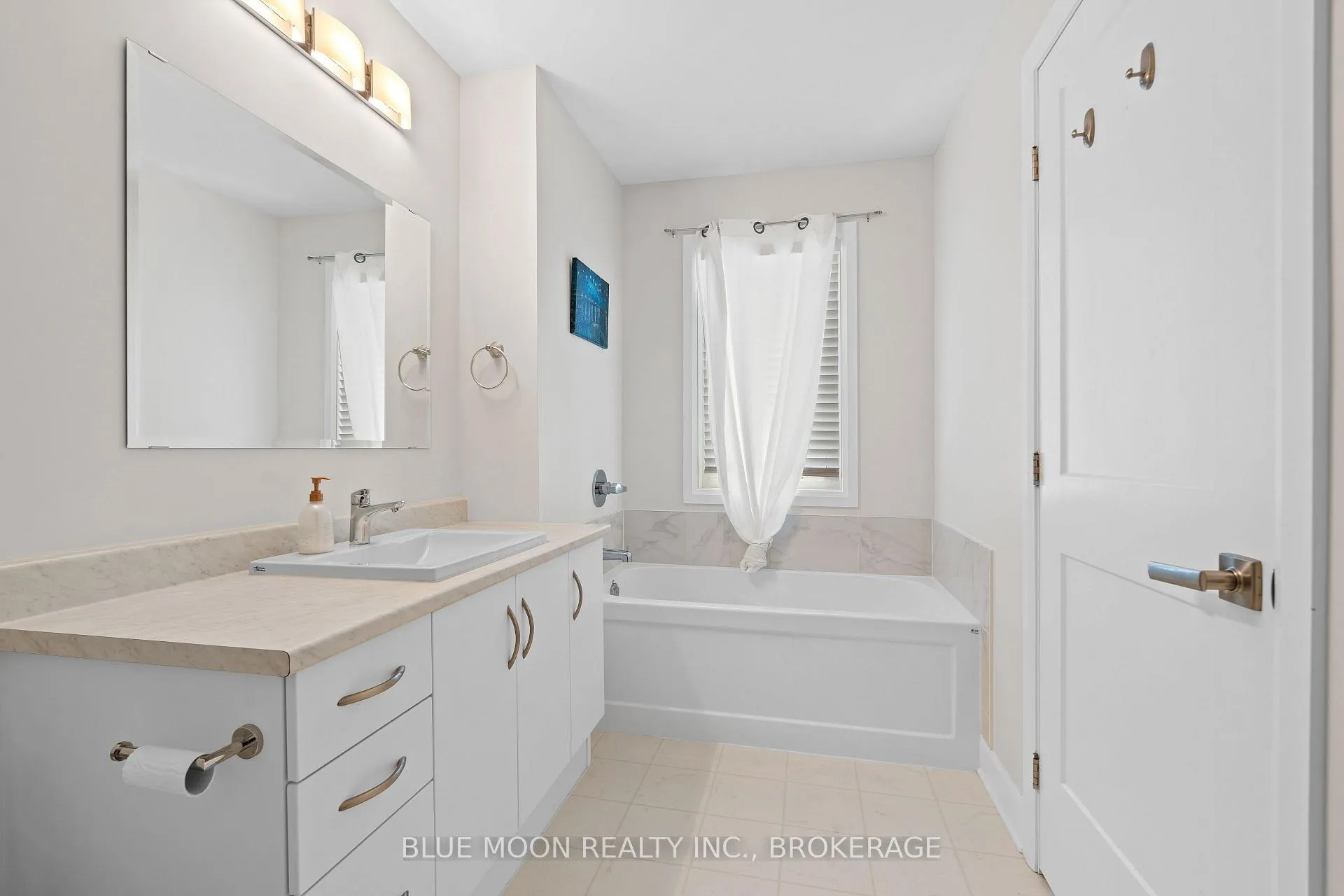 Photo 24 of 1555 Davenport Crescent, Kingston, City Northwest — HOMEH