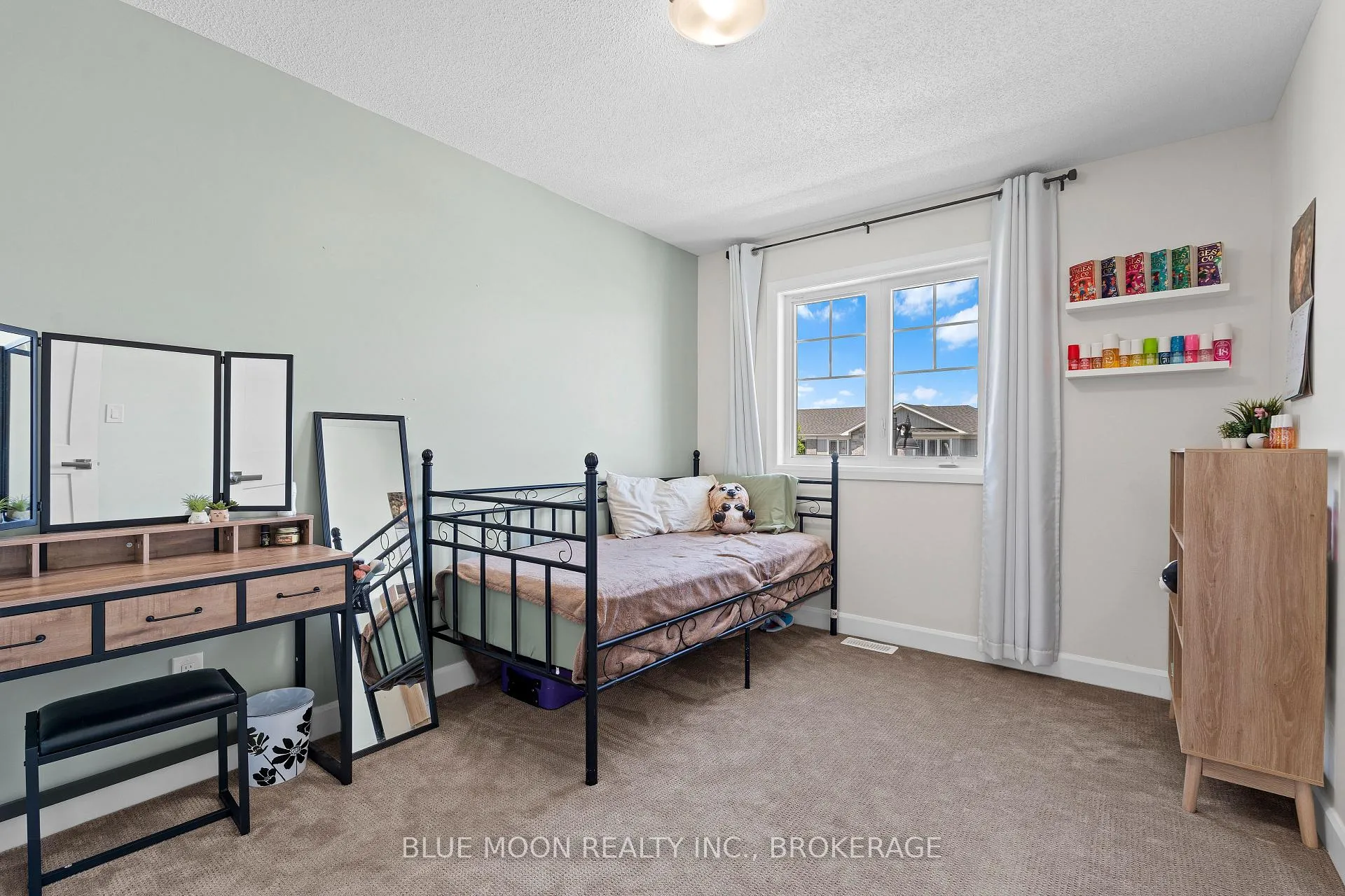 Photo 28 of 1555 Davenport Crescent, Kingston, City Northwest — HOMEH