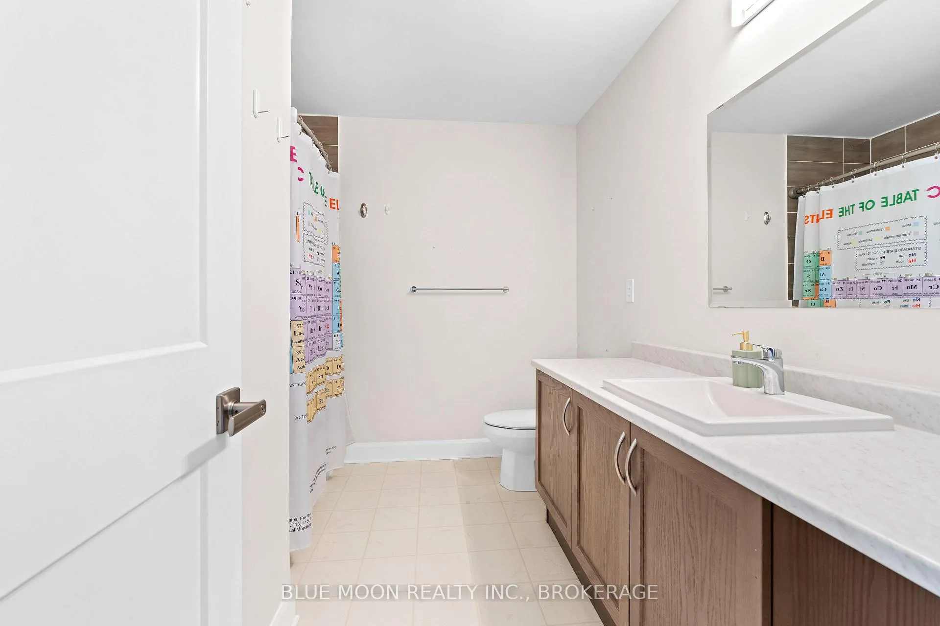 Photo 30 of 1555 Davenport Crescent, Kingston, City Northwest — HOMEH