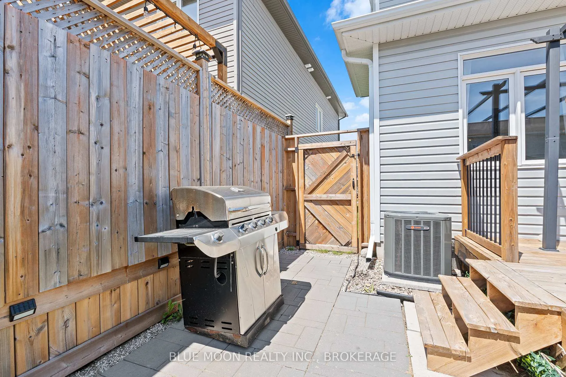 Photo 34 of 1555 Davenport Crescent, Kingston, City Northwest — HOMEH