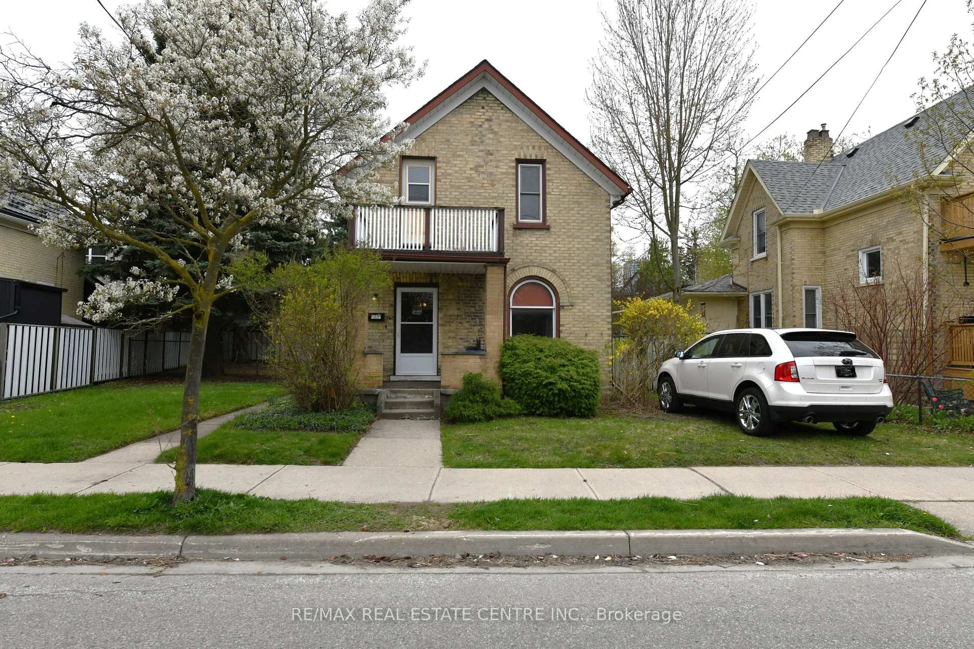 Photo 1 of 25 Guelph Street, Kitchener — HOMEH