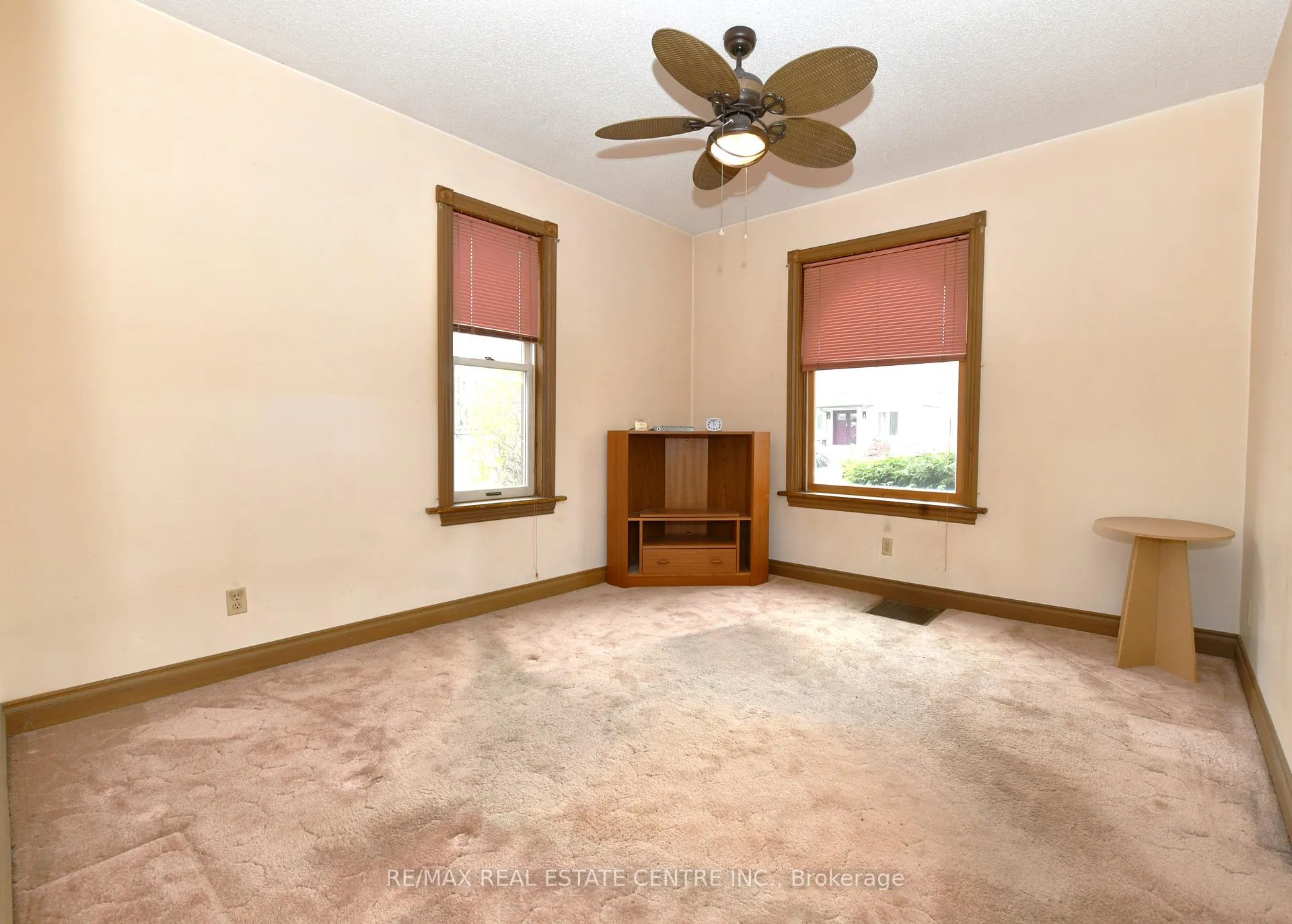 Photo 3 of 25 Guelph Street, Kitchener — HOMEH