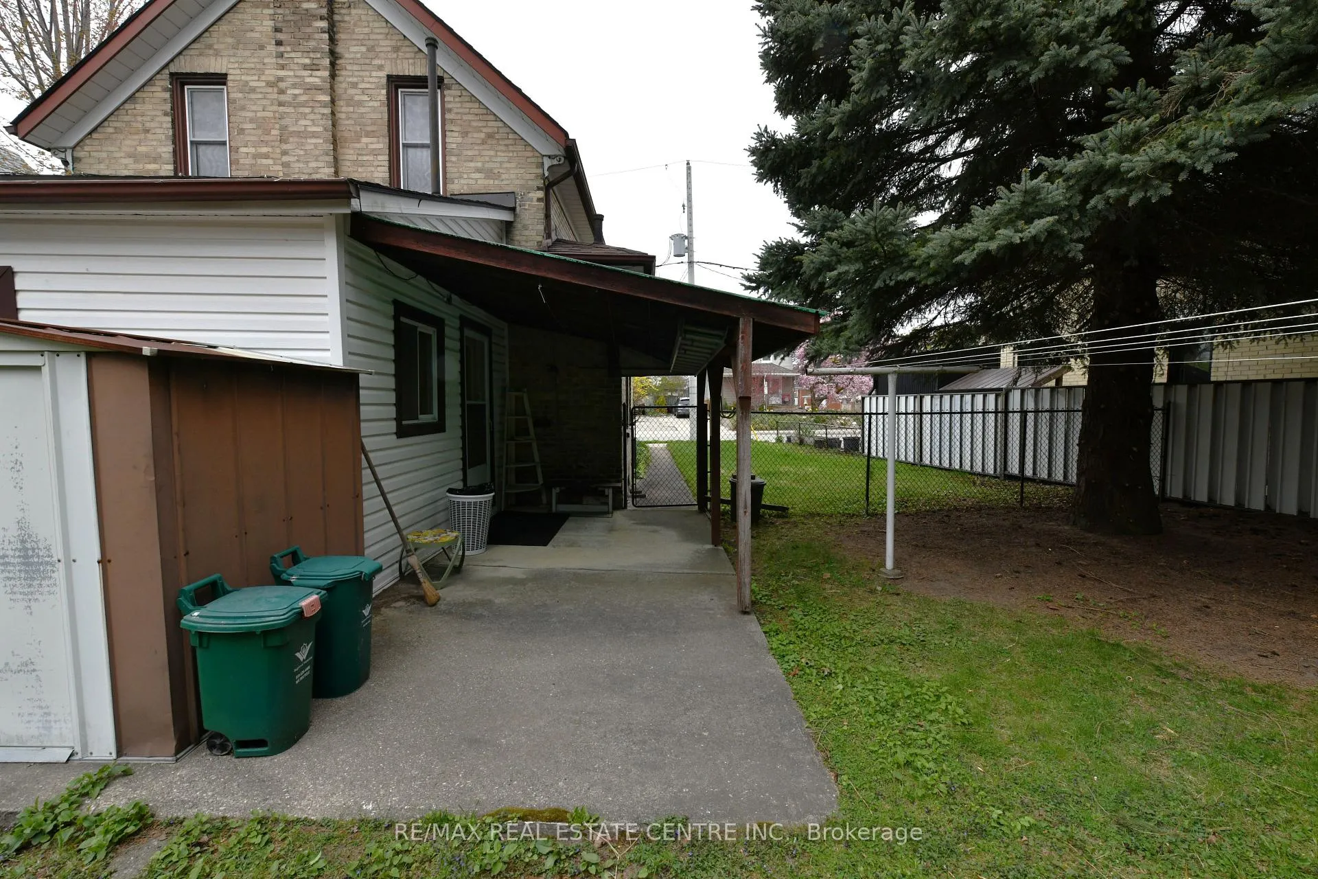 Photo 18 of 25 Guelph Street, Kitchener — HOMEH