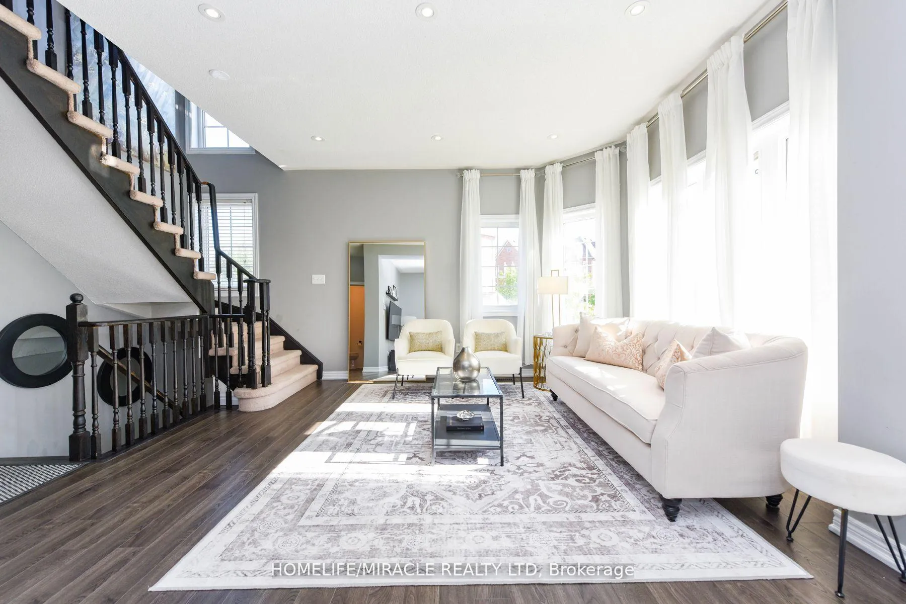 Photo 6 of 2 October Place, Brampton, Brampton West — HOMEH