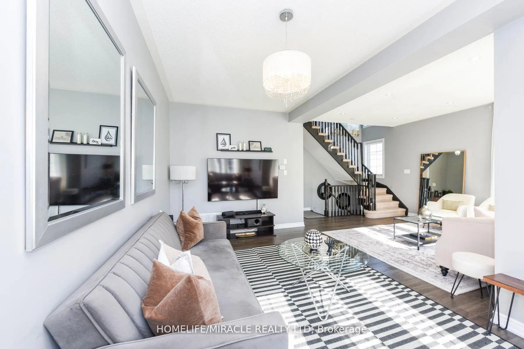 Photo 8 of 2 October Place, Brampton, Brampton West — HOMEH
