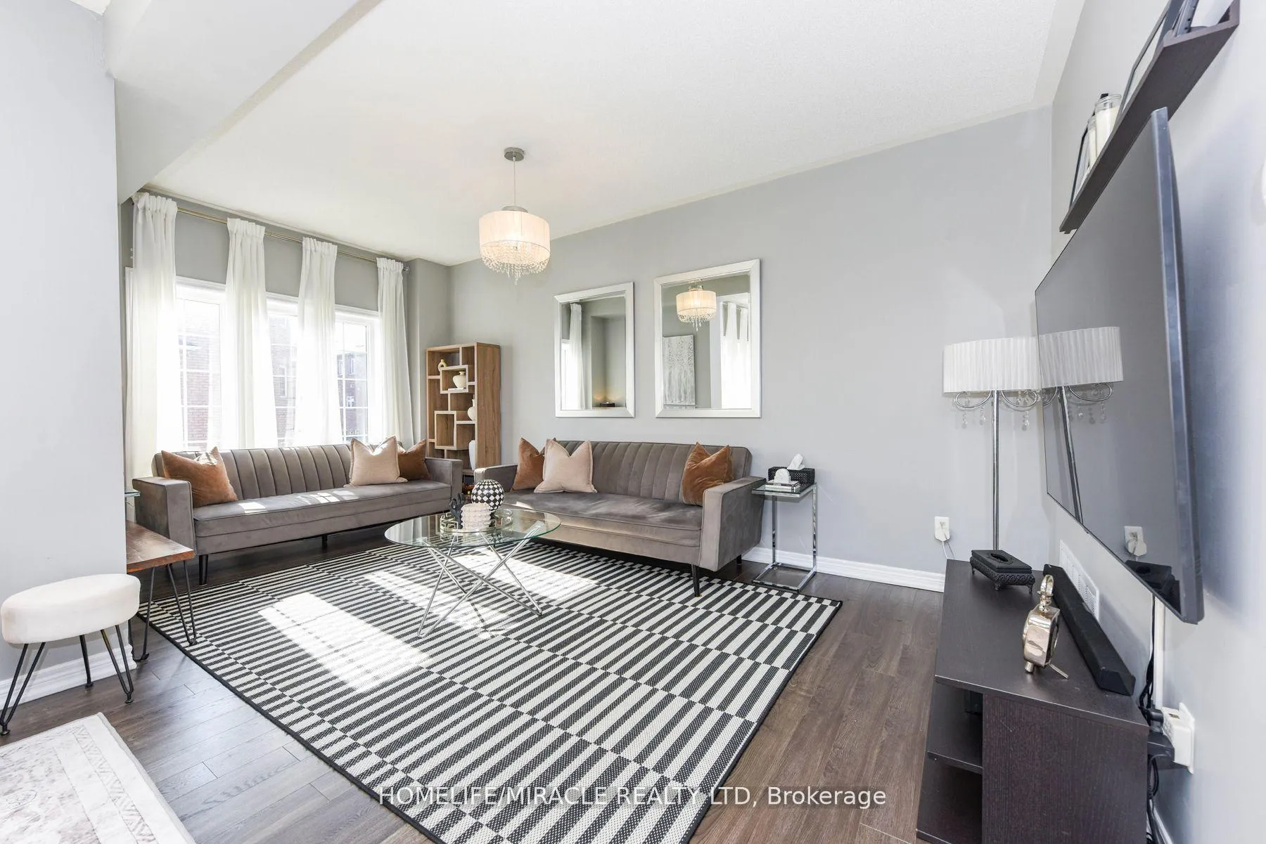 Photo 10 of 2 October Place, Brampton, Brampton West — HOMEH