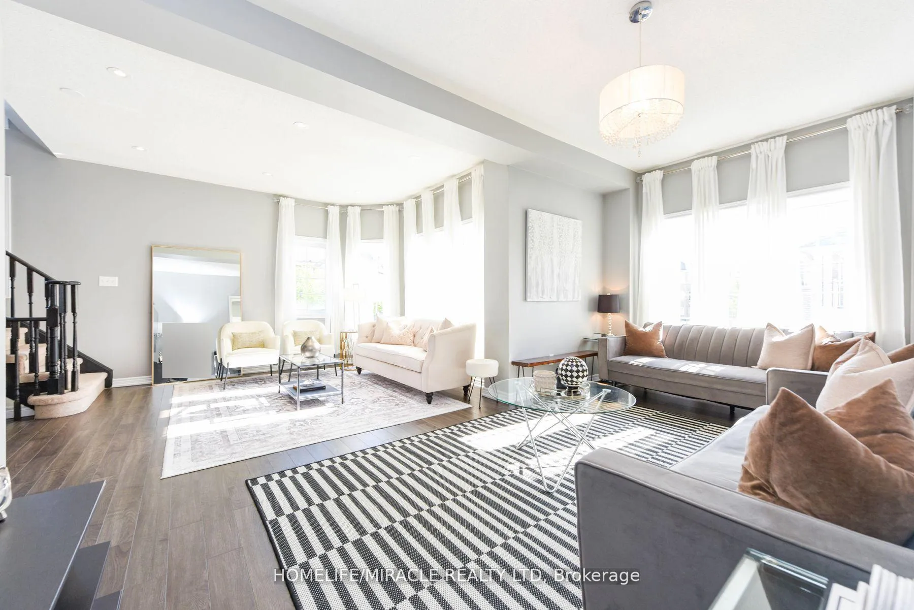 Photo 11 of 2 October Place, Brampton, Brampton West — HOMEH
