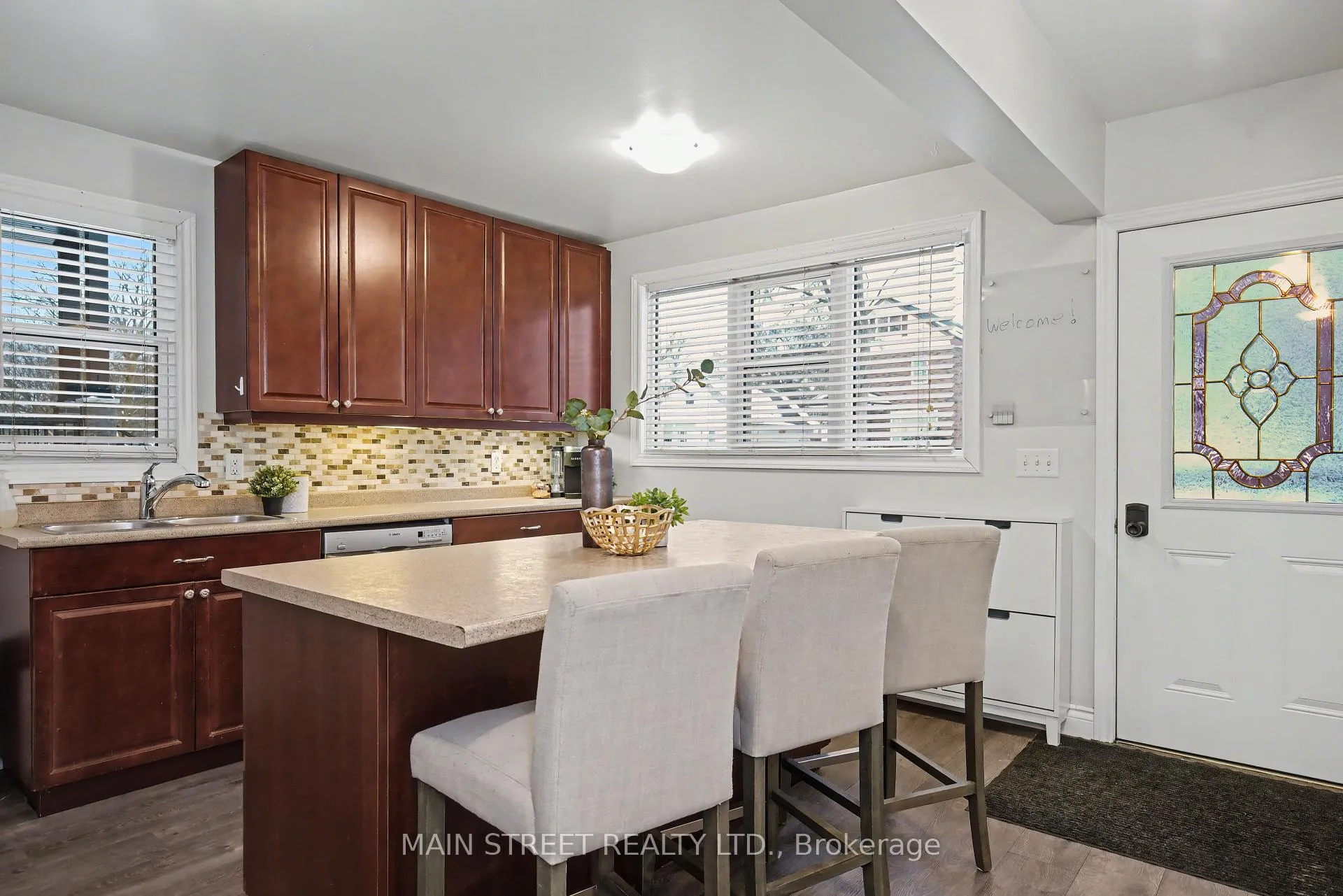 Photo 6 of 203 Gibbons Street, Oshawa, McLaughlin — HOMEH