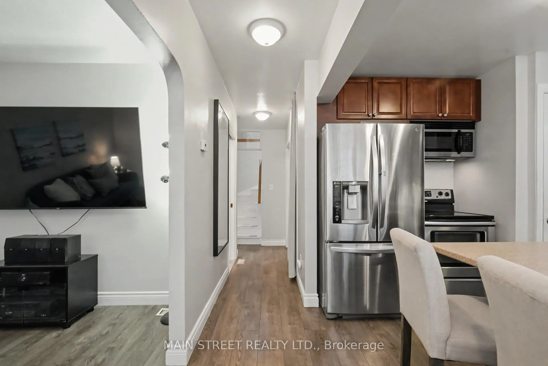 Photo 10 of 203 Gibbons Street, Oshawa, McLaughlin — HOMEH