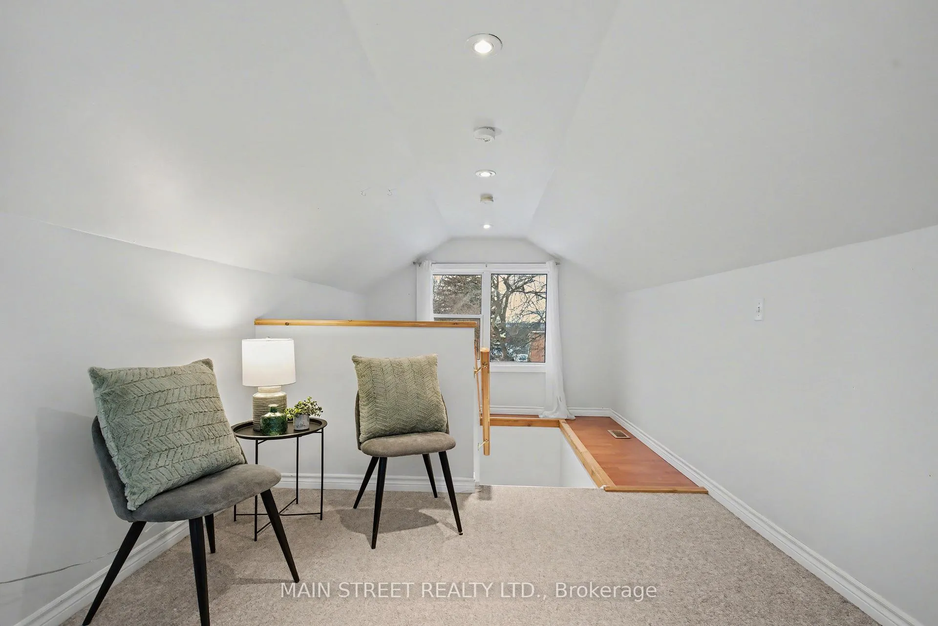 Photo 20 of 203 Gibbons Street, Oshawa, McLaughlin — HOMEH