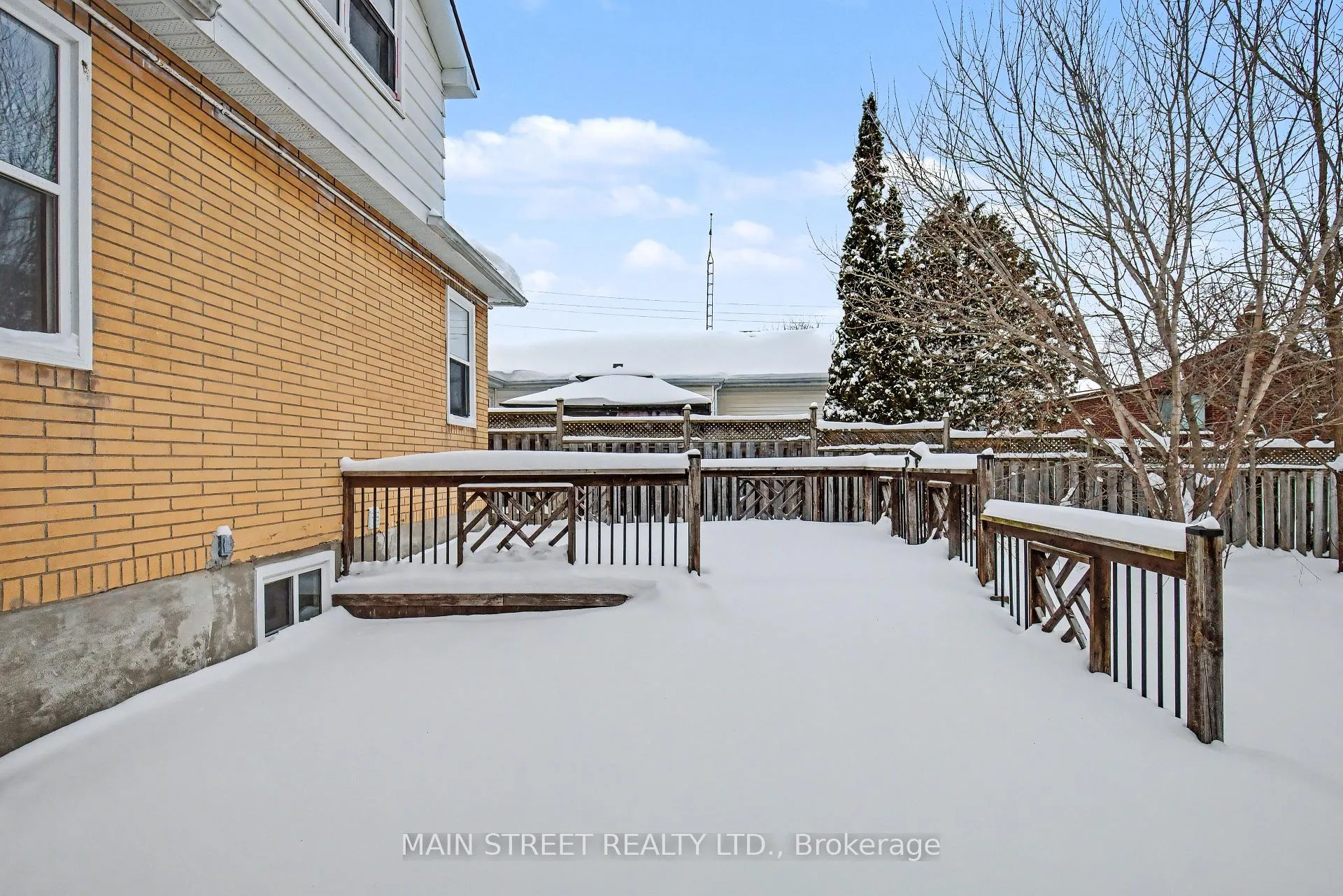 Photo 23 of 203 Gibbons Street, Oshawa, McLaughlin — HOMEH