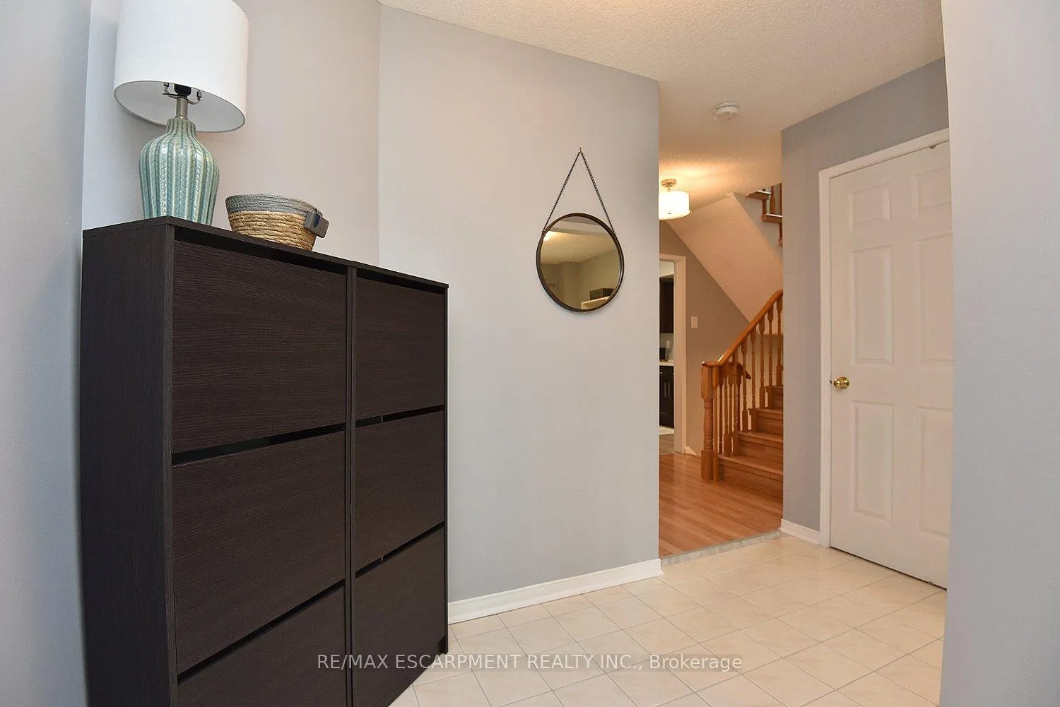 Photo 5 of 27 Pirie Drive, Hamilton, Dundas — HOMEH