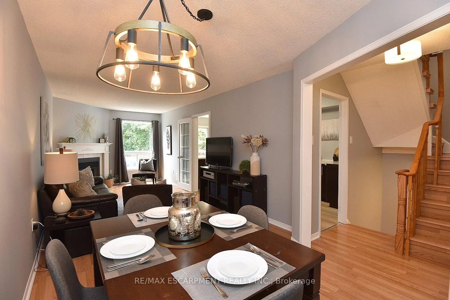 Photo 11 of 27 Pirie Drive, Hamilton, Dundas — HOMEH