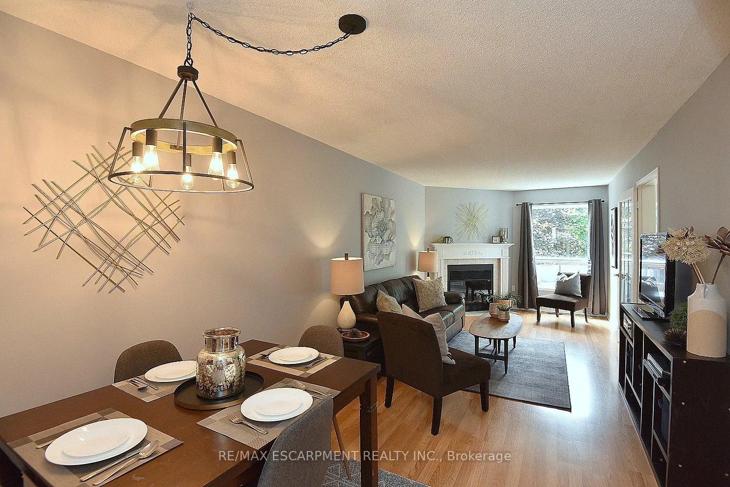 Photo 12 of 27 Pirie Drive, Hamilton, Dundas — HOMEH
