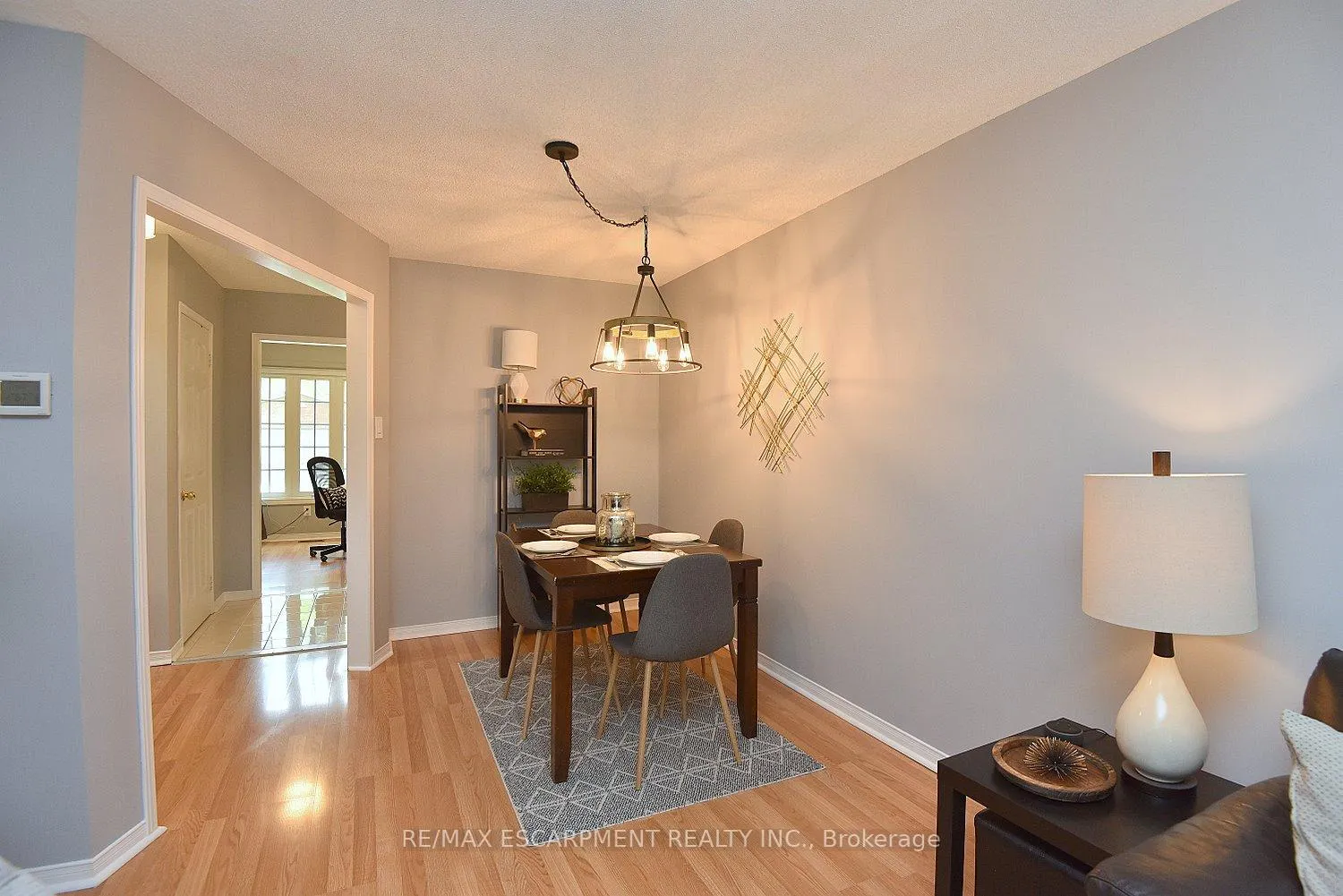 Photo 13 of 27 Pirie Drive, Hamilton, Dundas — HOMEH